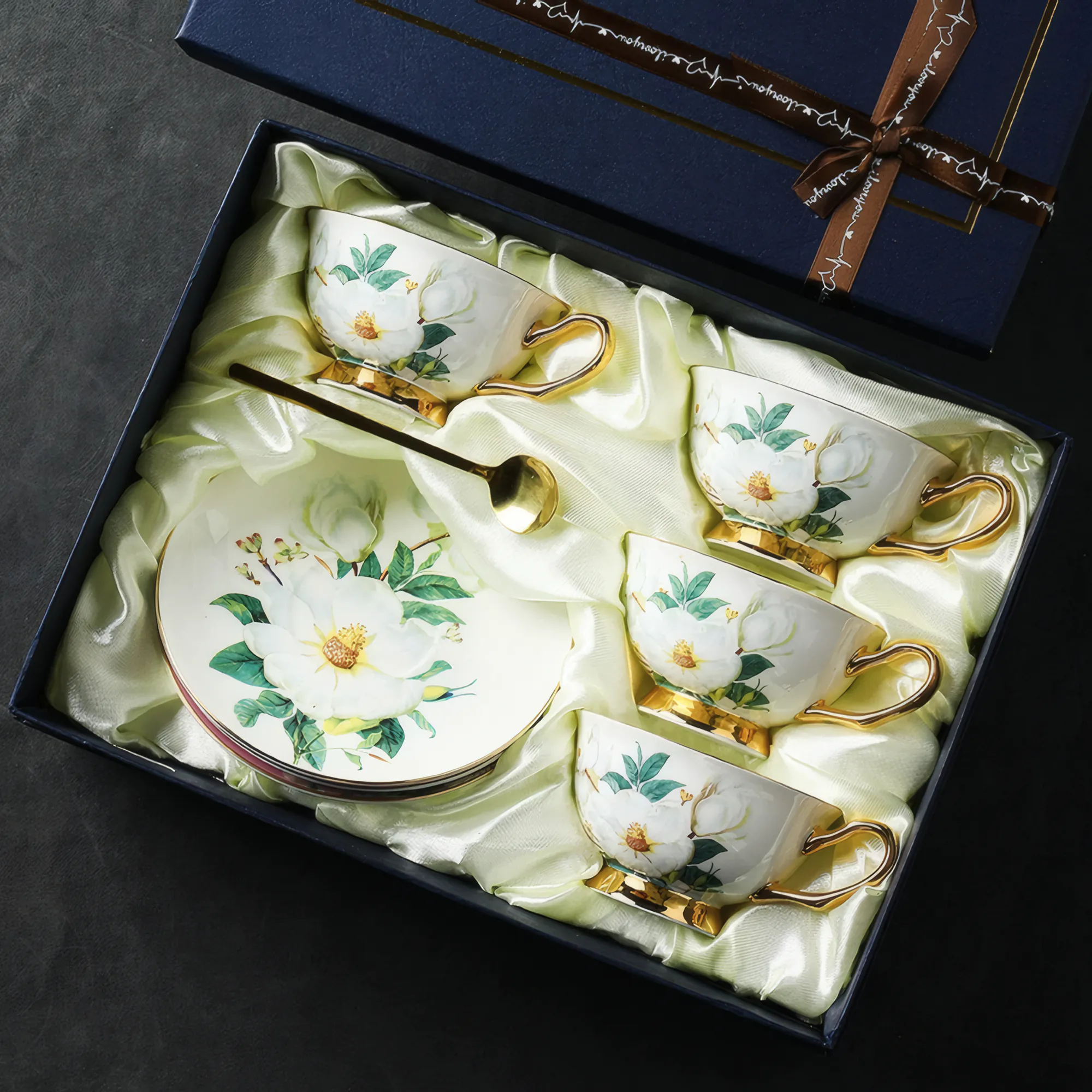 4 Cups + 4 Saucers + 4 Spoons