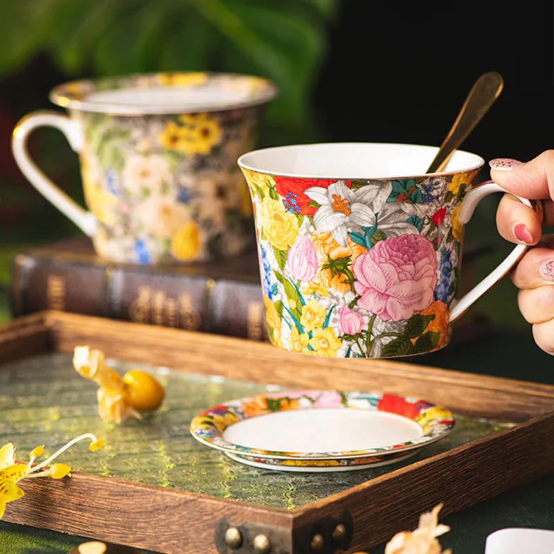 Exquisite-Floral-Ceramic-Breakfast-Cup-Milk-Coffee-Tea-Mug-with-Lid03.webp