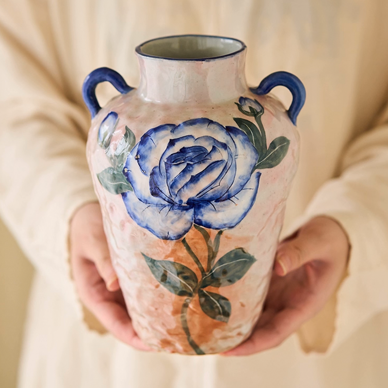 Handmade-Jingdezhen-Blue-and-White-Rose-Ceramic-Vase-for-Flowers05.webp