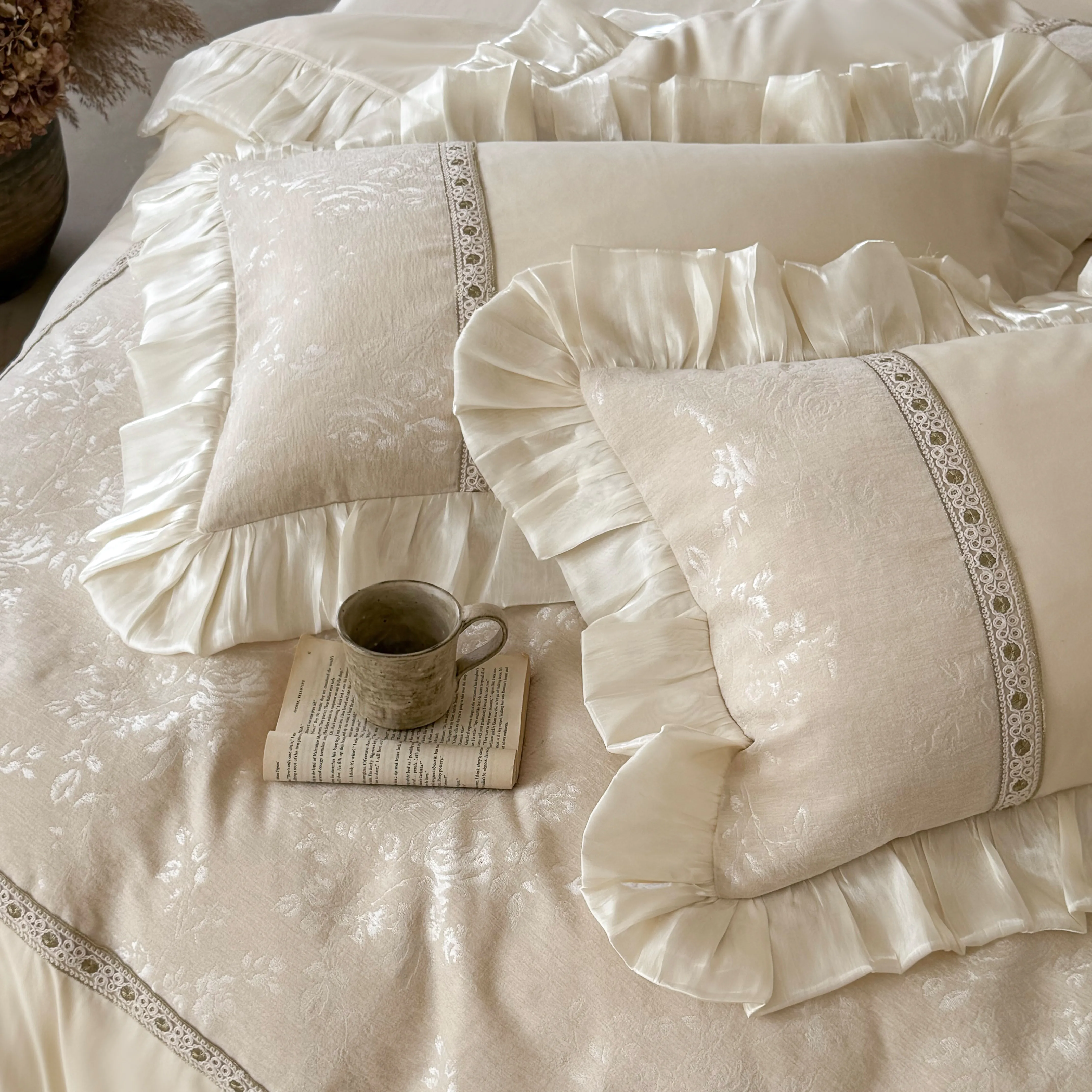 Luxury Cream Floral Jacquard Chenille Soft Brushed Cotton Quilt Cover Set11 Luxury Cream Floral Jacquard Chenille Soft Brushed Cotton Quilt Cover Set11