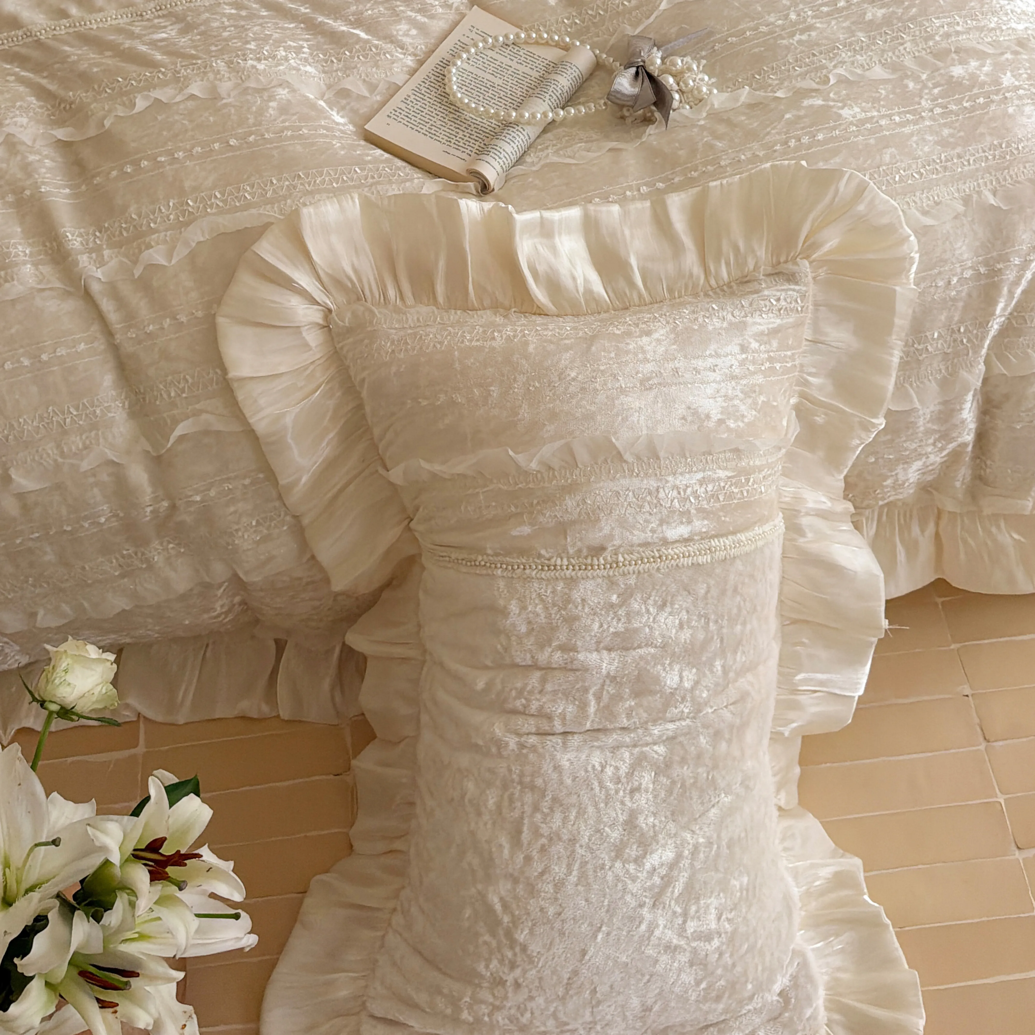 Romantic 380g Cloudy Matte Milk Velvet Ruffle Trim Patchwork Bedding Set08 Romantic 380g Cloudy Matte Milk Velvet Ruffle Trim Patchwork Bedding Set08