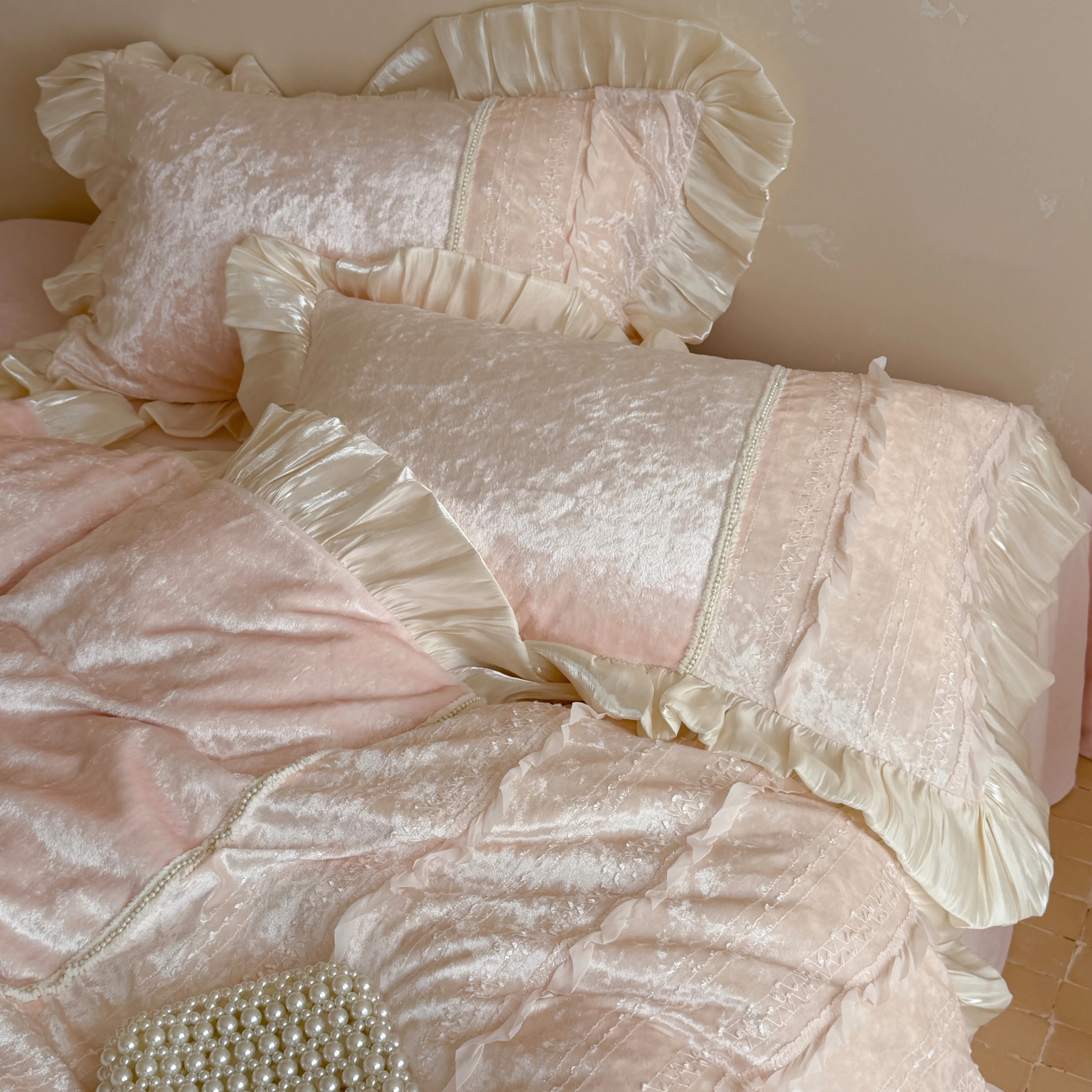 Romantic 380g Cloudy Matte Milk Velvet Ruffle Trim Patchwork Bedding Set15 Romantic 380g Cloudy Matte Milk Velvet Ruffle Trim Patchwork Bedding Set15
