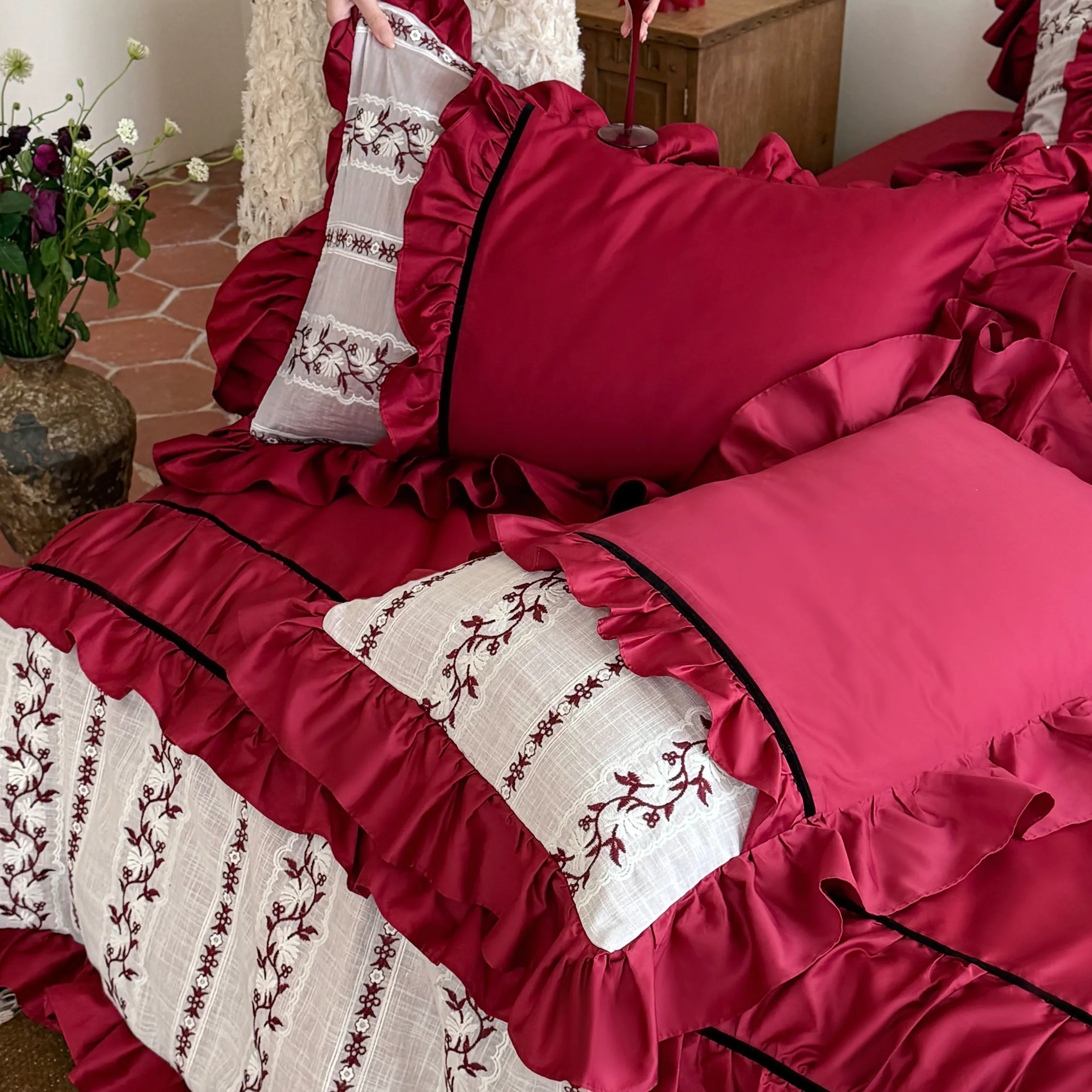 Romantic Crimson Vine Embroidered Long-Staple Cotton Ruffle Duvet Cover Set08 Romantic Crimson Vine Embroidered Long Staple Cotton Ruffle Duvet Cover Set08