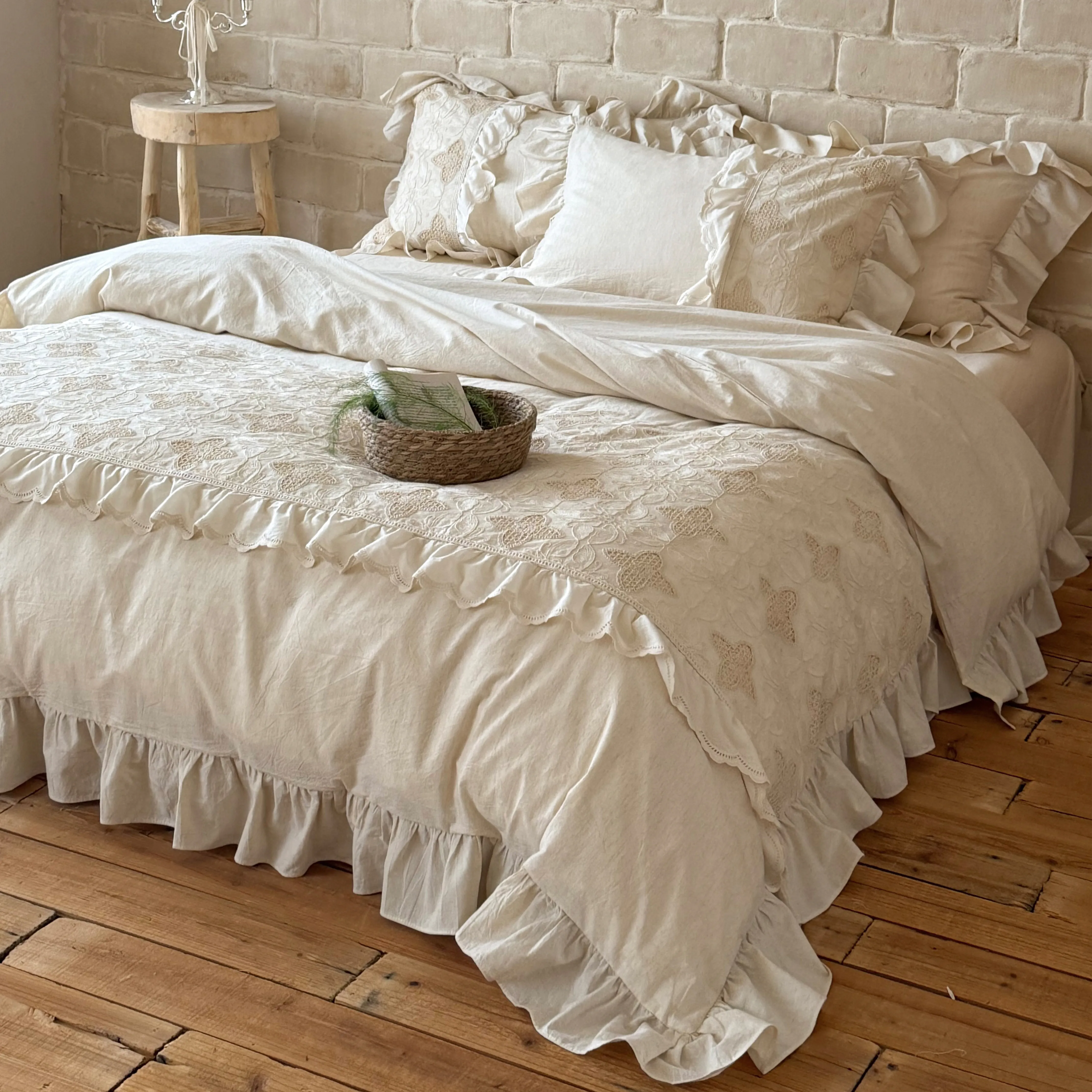 Soft Natural Linen Cotton Blend Clover Embroidery Ruffle Edge Duvet Cover Set02