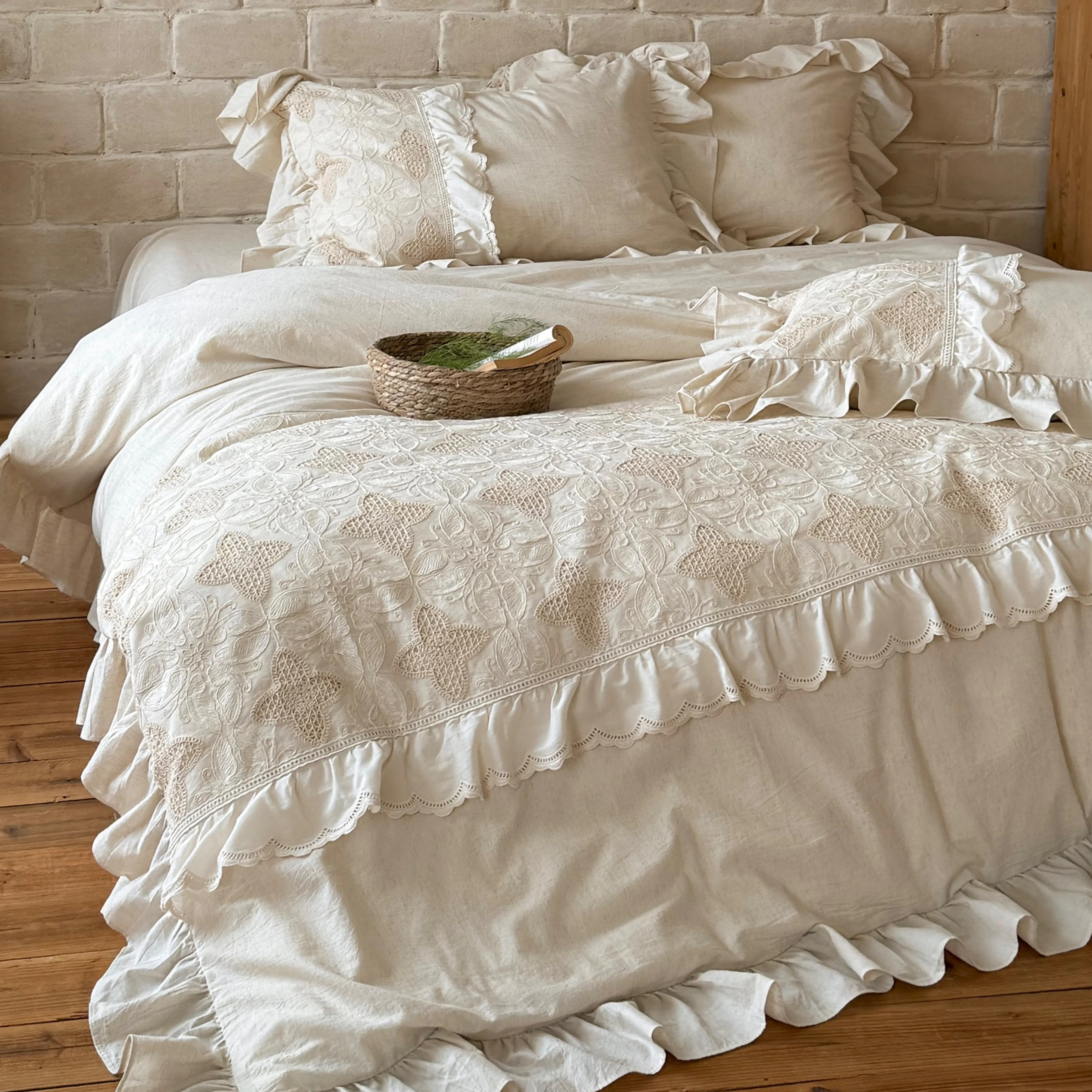 Soft Natural Linen-Cotton Blend Clover Embroidery Ruffle Edge Duvet Cover Set03 Soft Natural Linen Cotton Blend Clover Embroidery Ruffle Edge Duvet Cover Set03