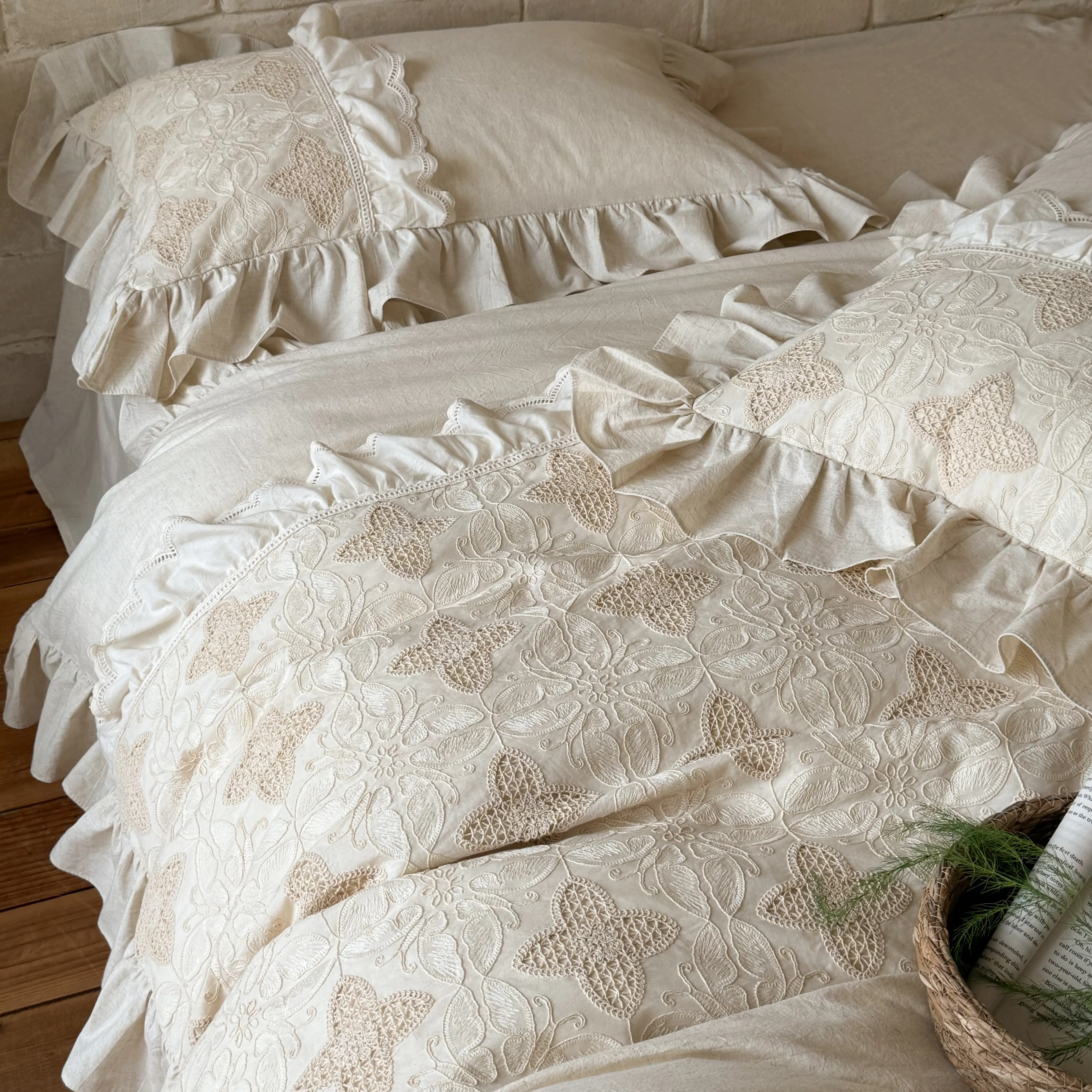 Soft Natural Linen-Cotton Blend Clover Embroidery Ruffle Edge Duvet Cover Set12 Soft Natural Linen Cotton Blend Clover Embroidery Ruffle Edge Duvet Cover Set12