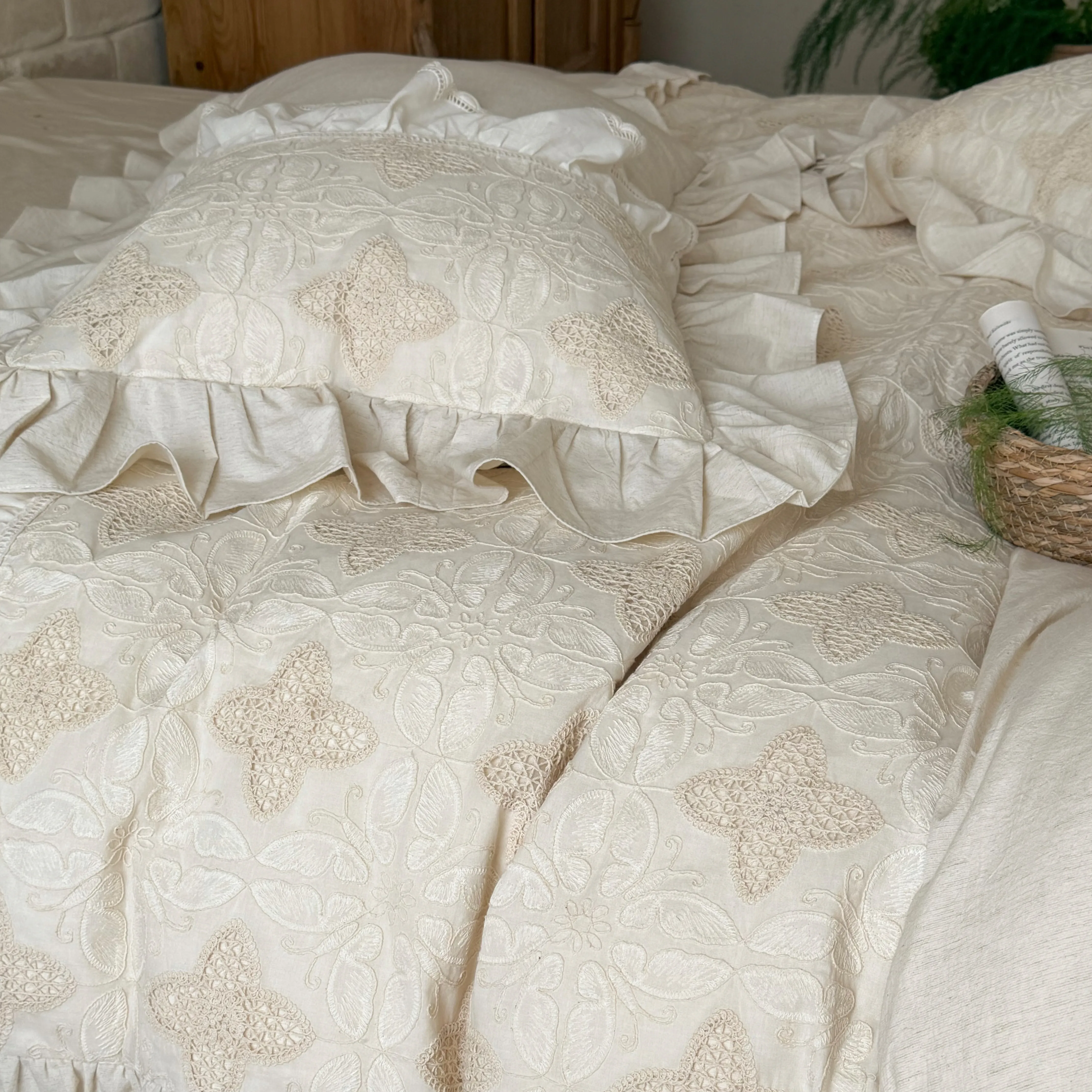 Soft Natural Linen-Cotton Blend Clover Embroidery Ruffle Edge Duvet Cover Set14 Soft Natural Linen Cotton Blend Clover Embroidery Ruffle Edge Duvet Cover Set14