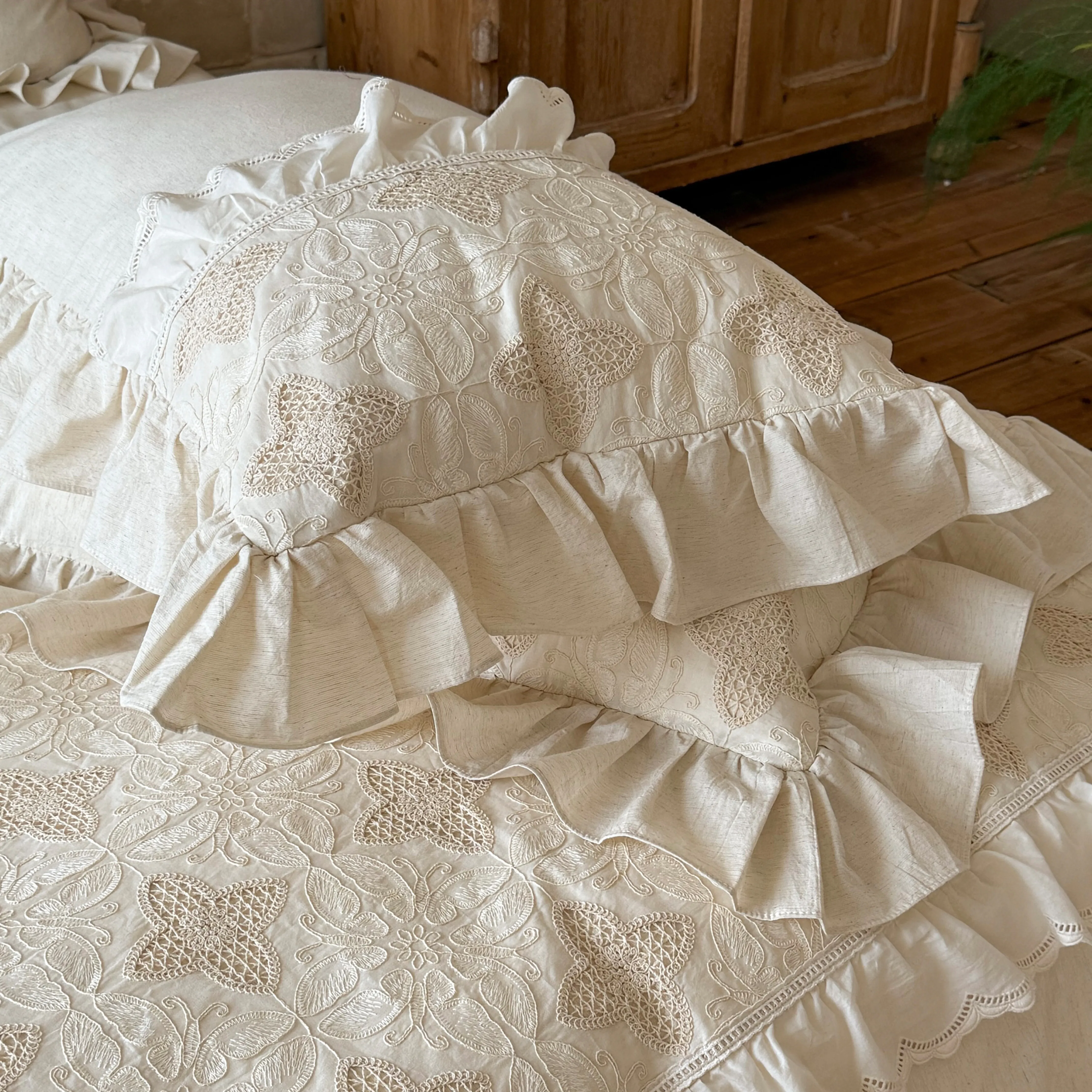 Soft Natural Linen-Cotton Blend Clover Embroidery Ruffle Edge Duvet Cover Set15 Soft Natural Linen Cotton Blend Clover Embroidery Ruffle Edge Duvet Cover Set15