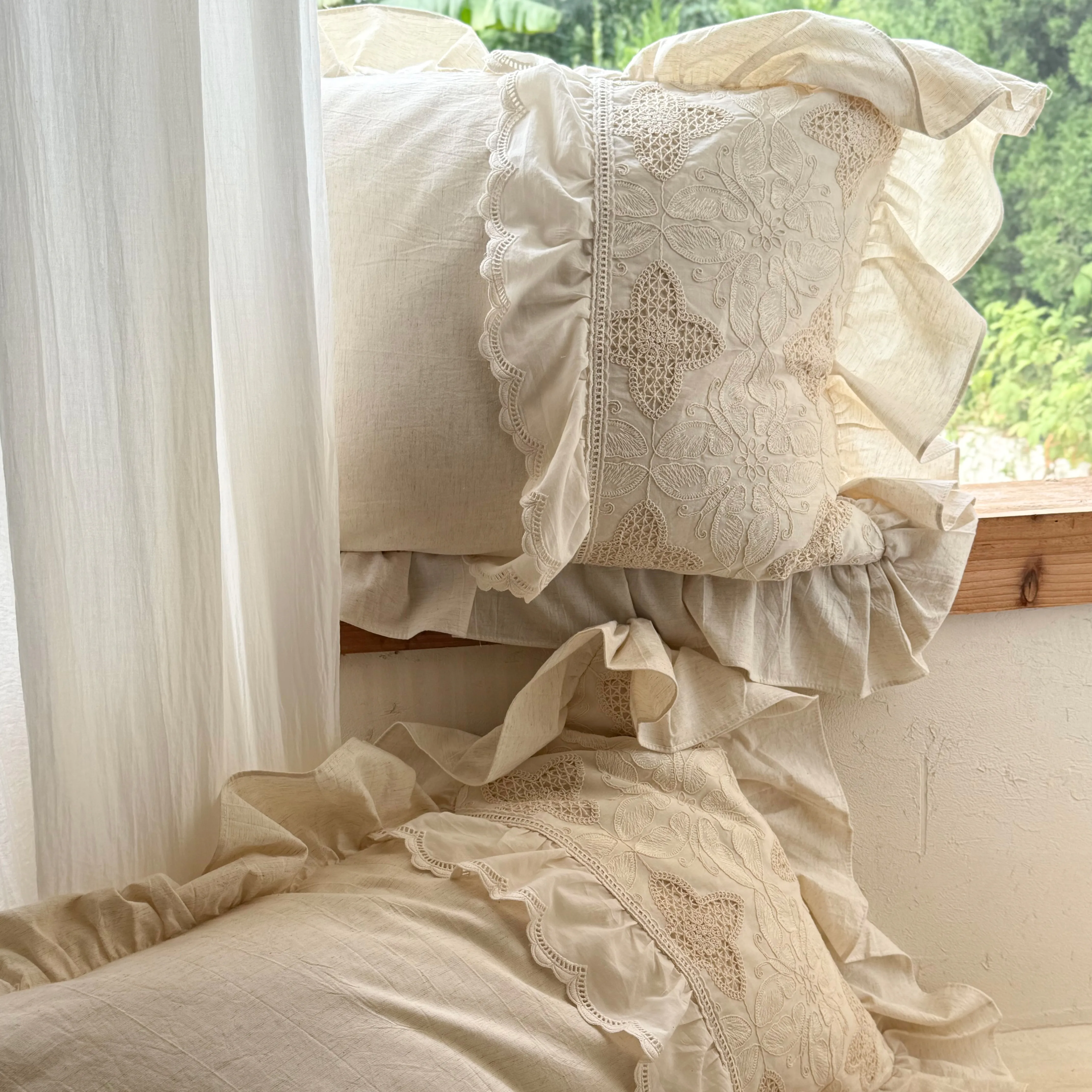 Soft Natural Linen-Cotton Blend Clover Embroidery Ruffle Edge Duvet Cover Set16 Soft Natural Linen Cotton Blend Clover Embroidery Ruffle Edge Duvet Cover Set16