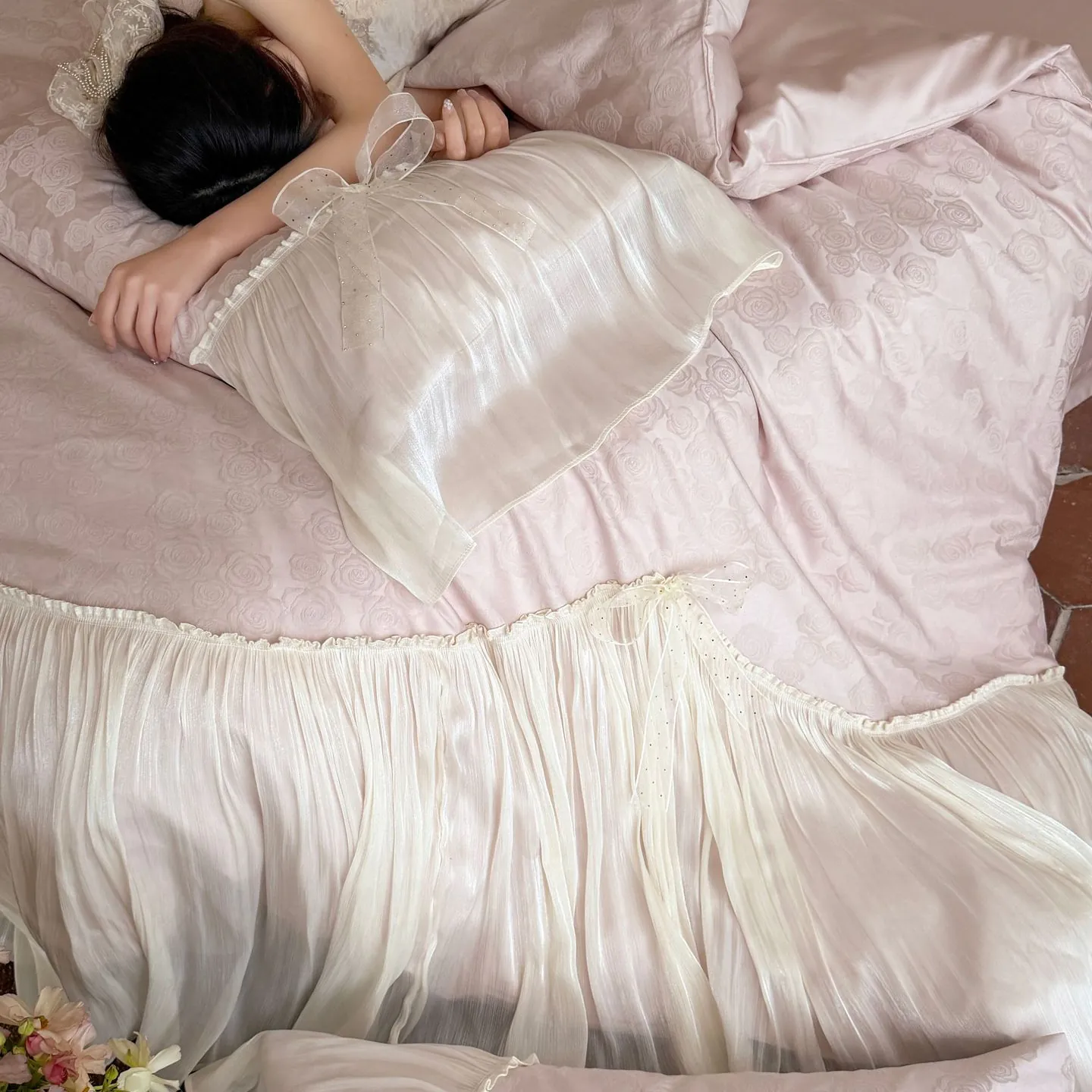 Vintage French Romantic Jacquard Tencel Cotton Ruffle 4-Piece Bedding Set11 Vintage French Romantic Jacquard Tencel Cotton Ruffle 4 Piece Bedding Set11