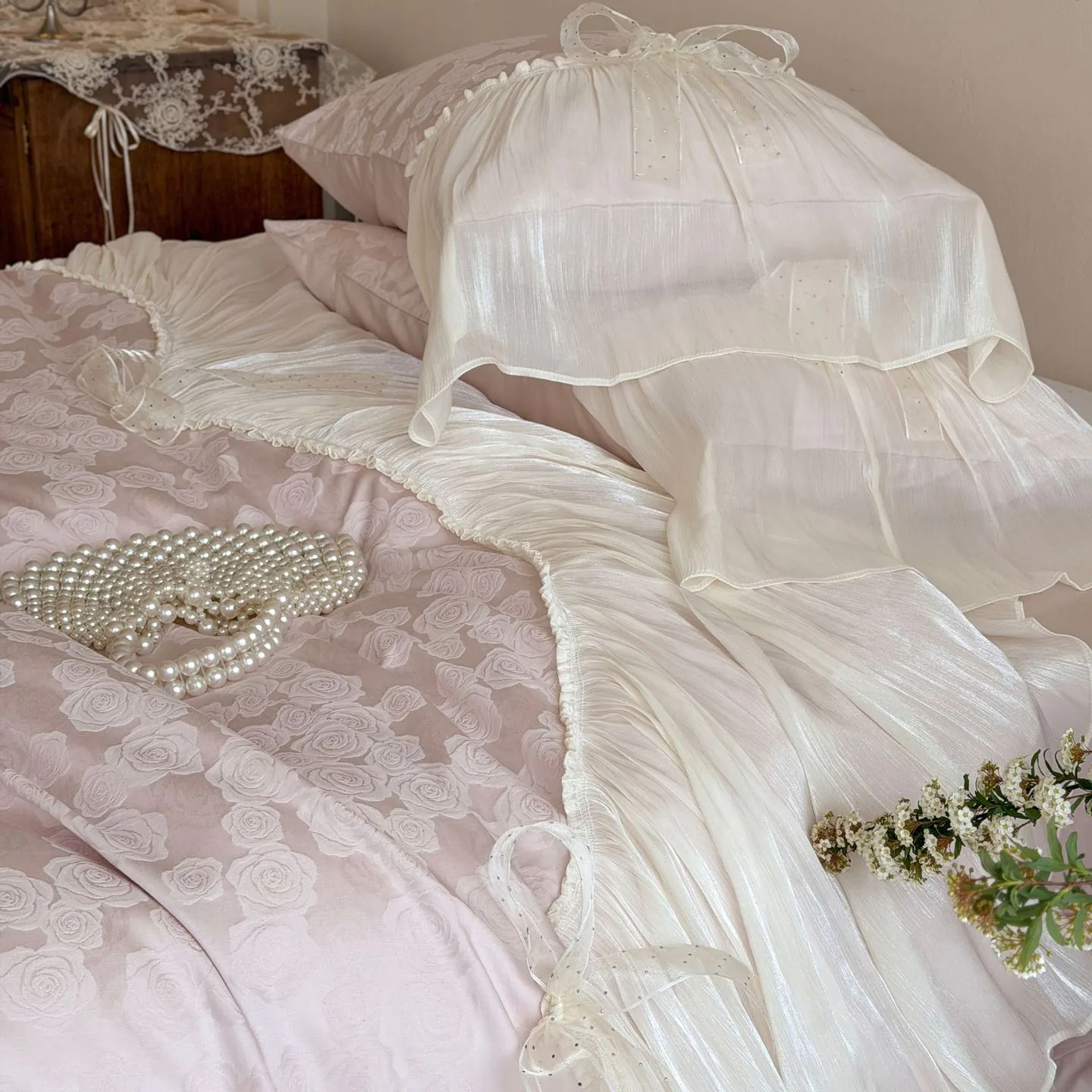 Vintage French Romantic Jacquard Tencel Cotton Ruffle 4-Piece Bedding Set12 Vintage French Romantic Jacquard Tencel Cotton Ruffle 4 Piece Bedding Set12