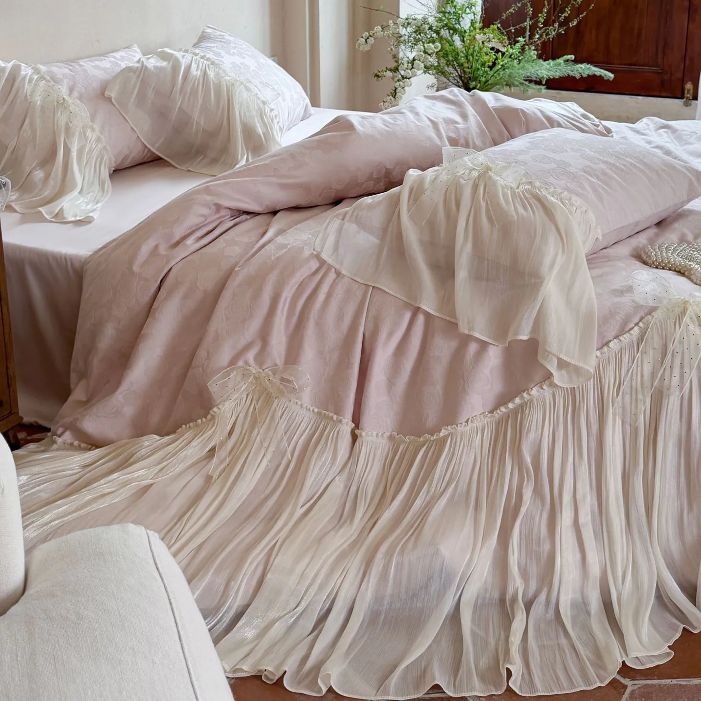 Vintage French Romantic Jacquard Tencel Cotton Ruffle 4-Piece Bedding Set13 Vintage French Romantic Jacquard Tencel Cotton Ruffle 4 Piece Bedding Set13