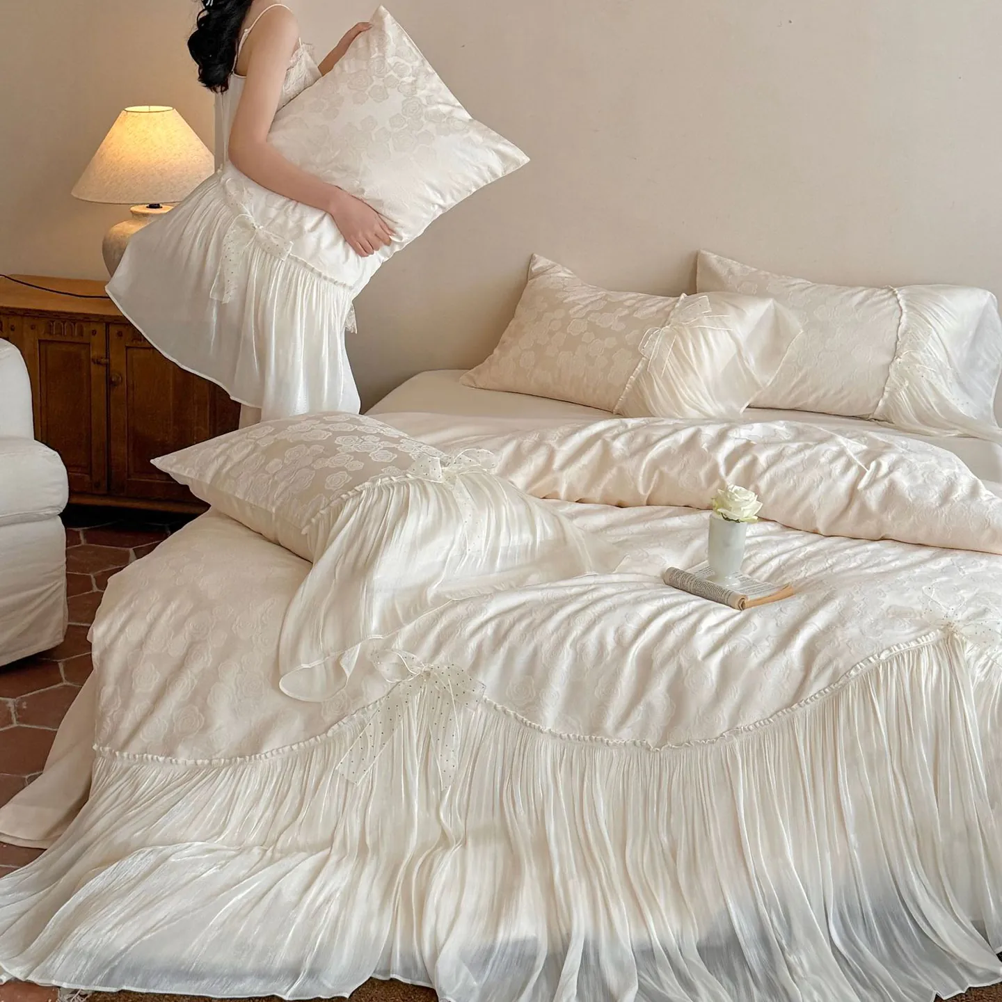 Vintage French Romantic Jacquard Tencel Cotton Ruffle 4-Piece Bedding Set15 Vintage French Romantic Jacquard Tencel Cotton Ruffle 4 Piece Bedding Set15