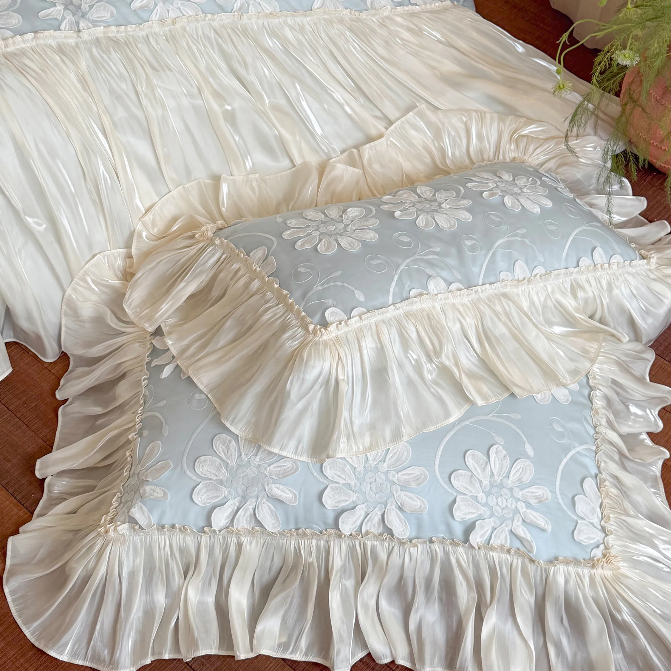 Dreamy Soft 3D Daisy Flower Embroidery Ruffle Hem Duvet Cover Bedding Set06