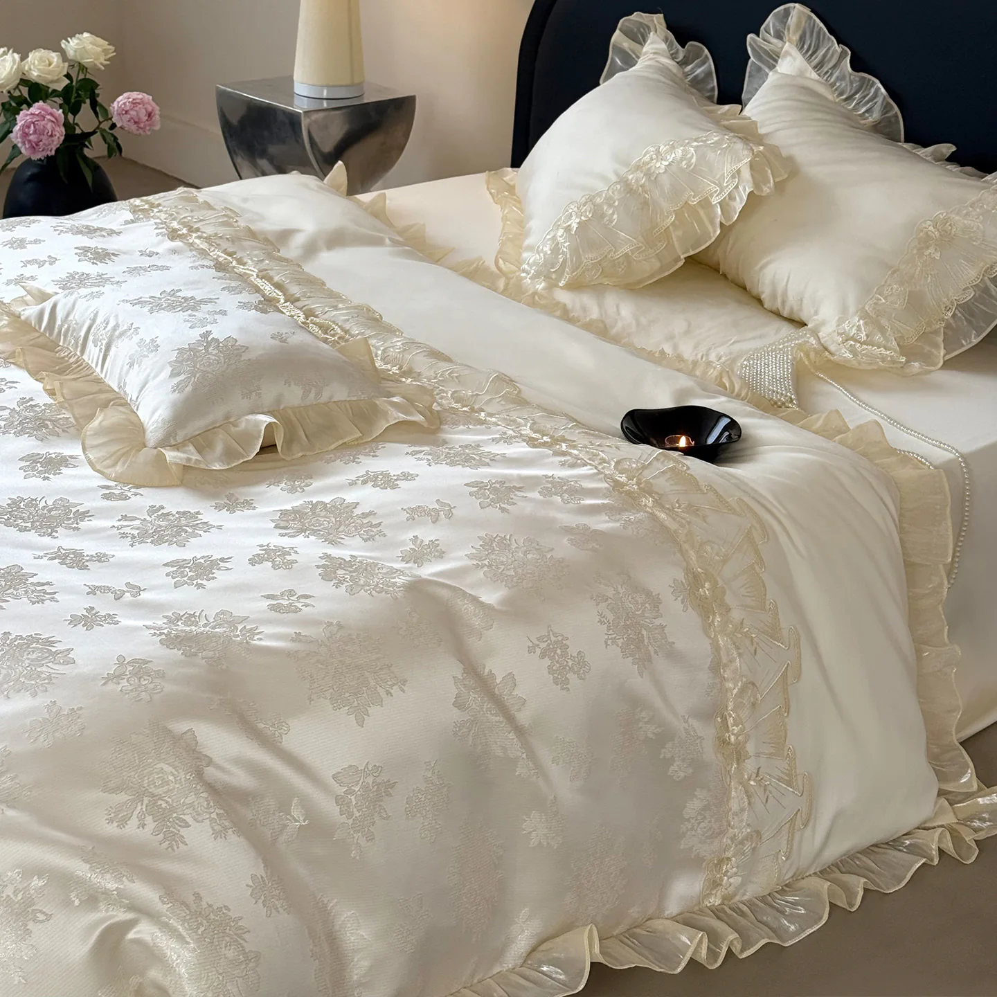 Elegant Floral Jacquard 100% Long Staple Cotton Lace Ruffle Duvet Cover Set11