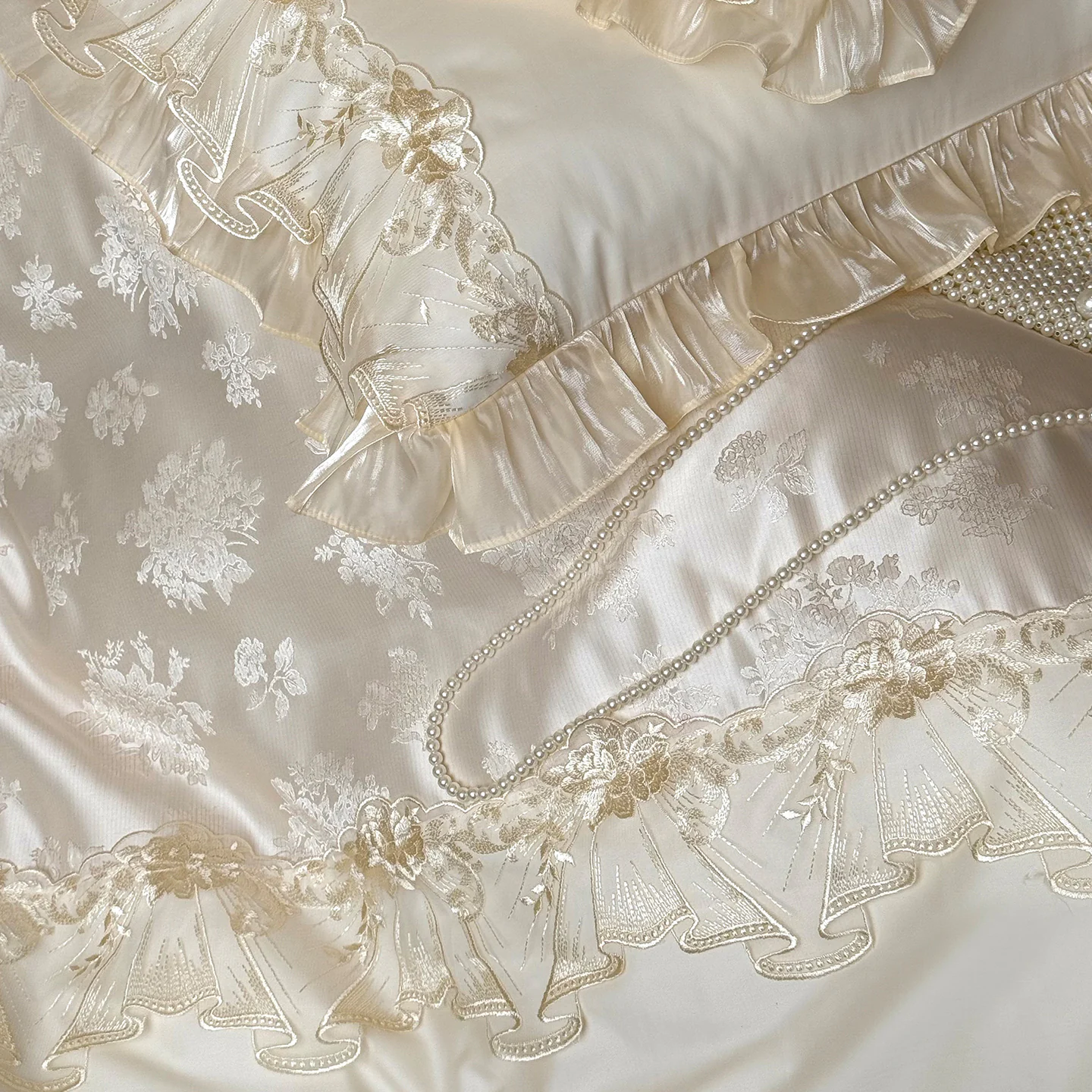 Elegant Floral Jacquard 100% Long Staple Cotton Lace Ruffle Duvet Cover Set14