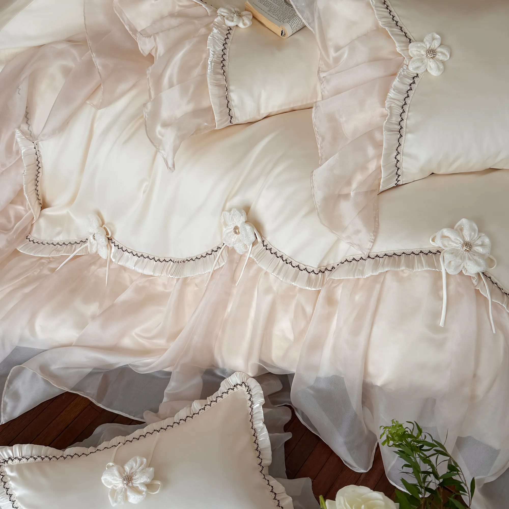 Ivory 3D Flower Appliques Sheer Ruffle 100s Long Staple Cotton Bedding Set09