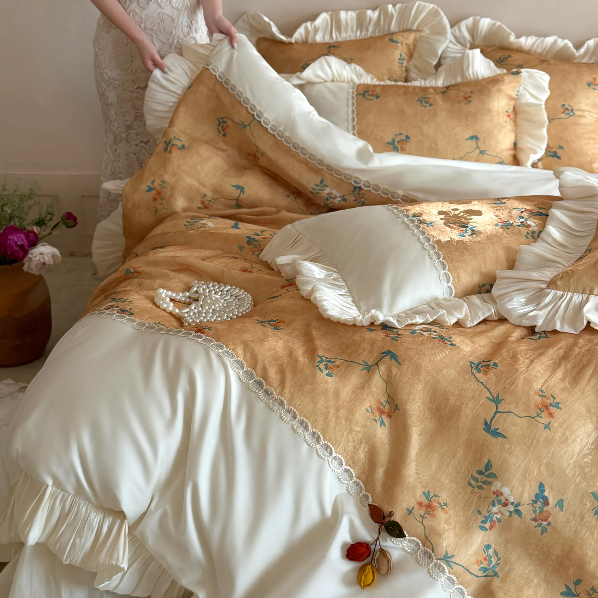 Luxurious Beige Botanical Floral Print 100-Count Pure Cotton Ruffle Bedding Set05