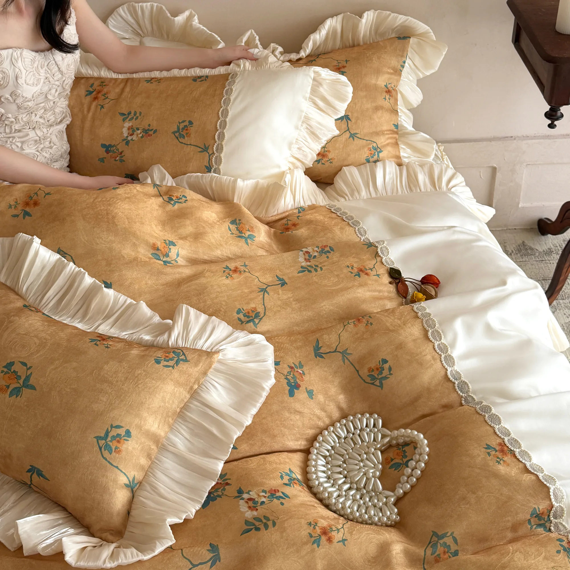 Luxurious Beige Botanical Floral Print 100-Count Pure Cotton Ruffle Bedding Set08