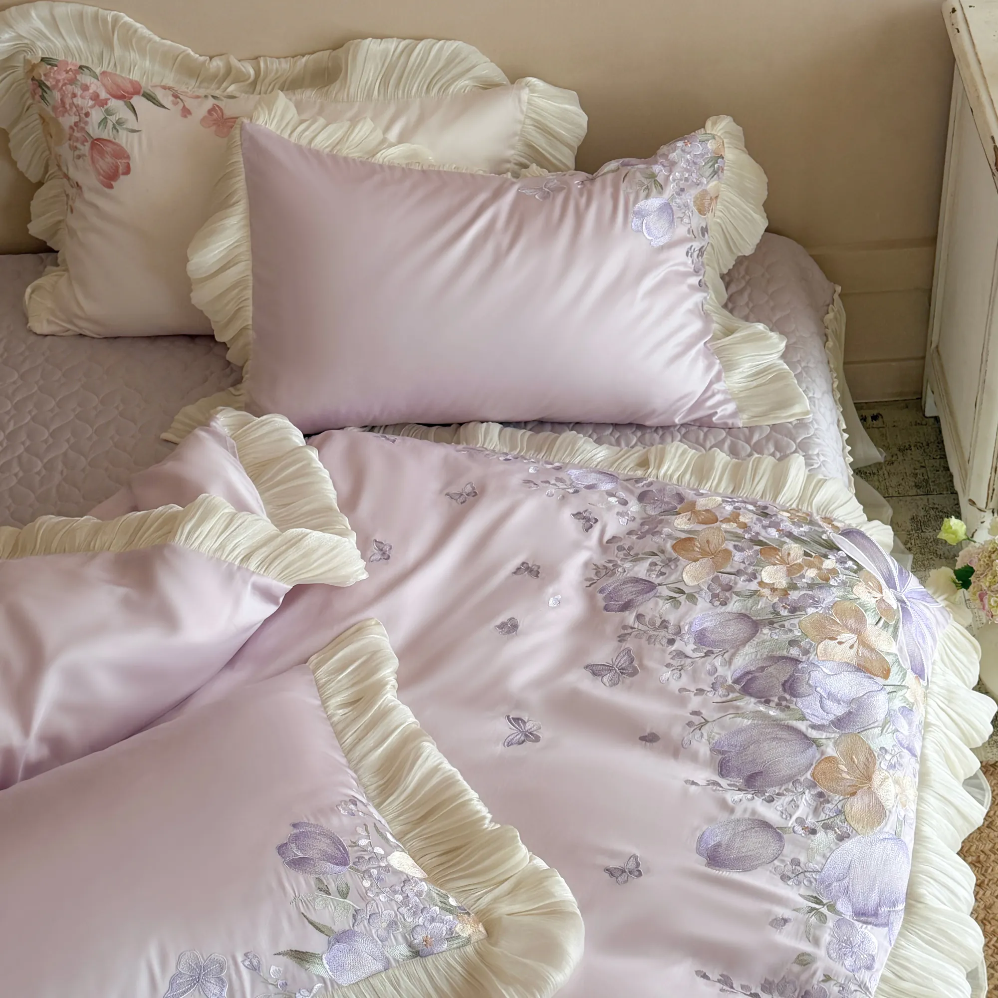 Princess Style Tulip Butterfly Embroidered 100s Pure Cotton Bedding 4 Pcs Set06