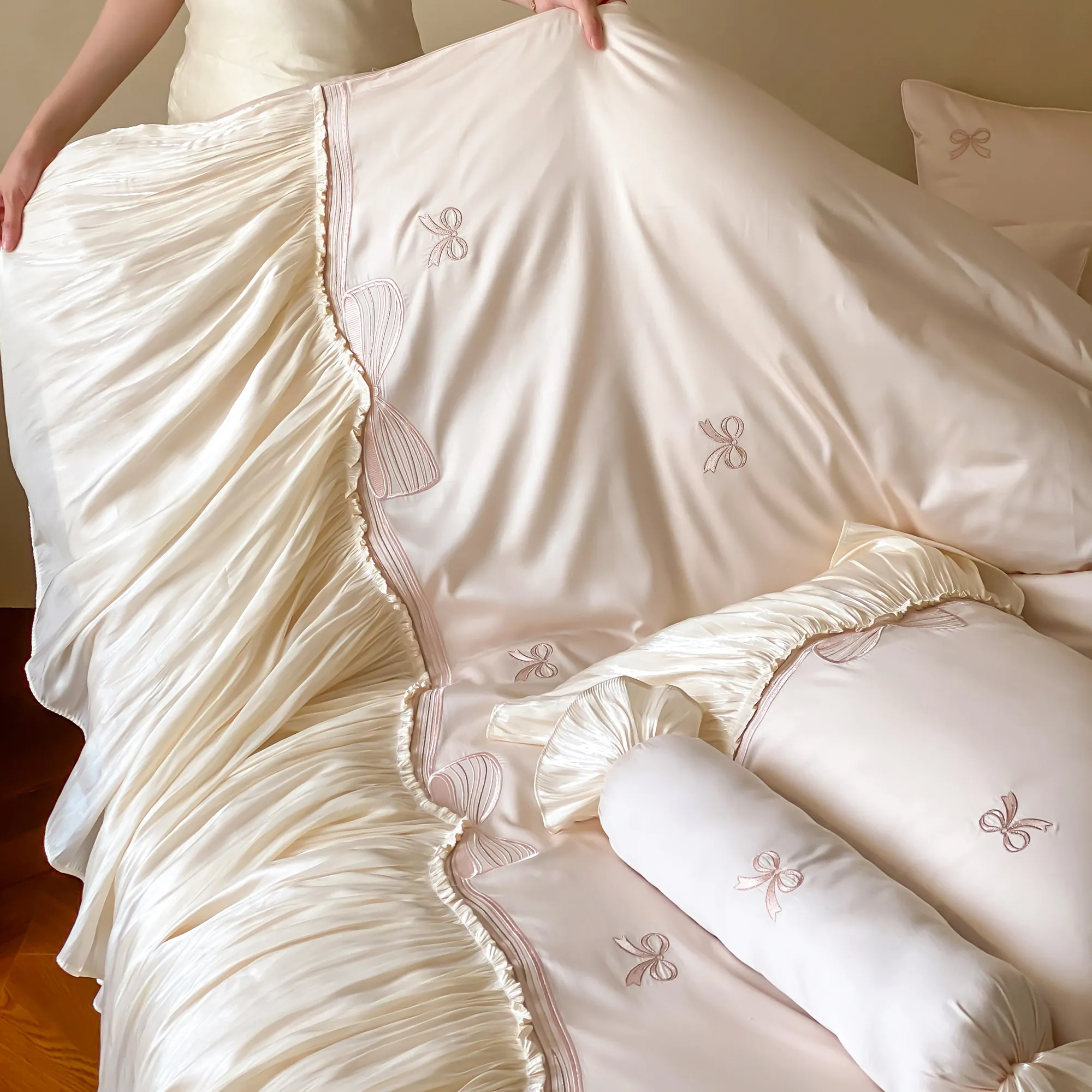 Soft Blush Pink 100s Long-Staple Cotton Bedding Set with Embroidered Bows05
