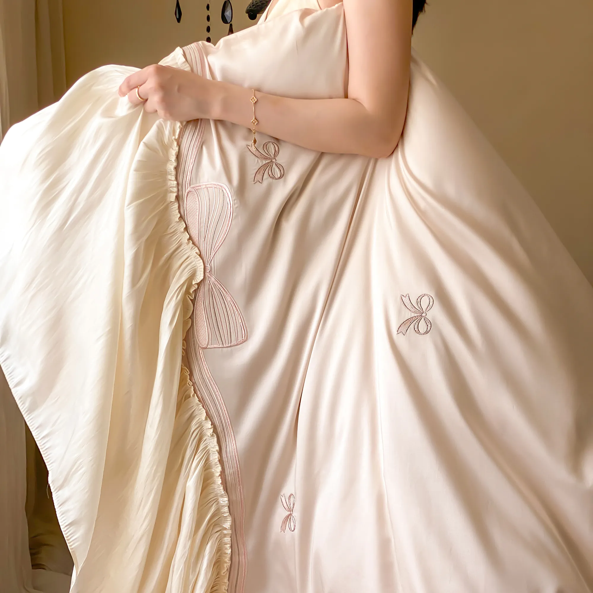 Soft Blush Pink 100s Long-Staple Cotton Bedding Set with Embroidered Bows11