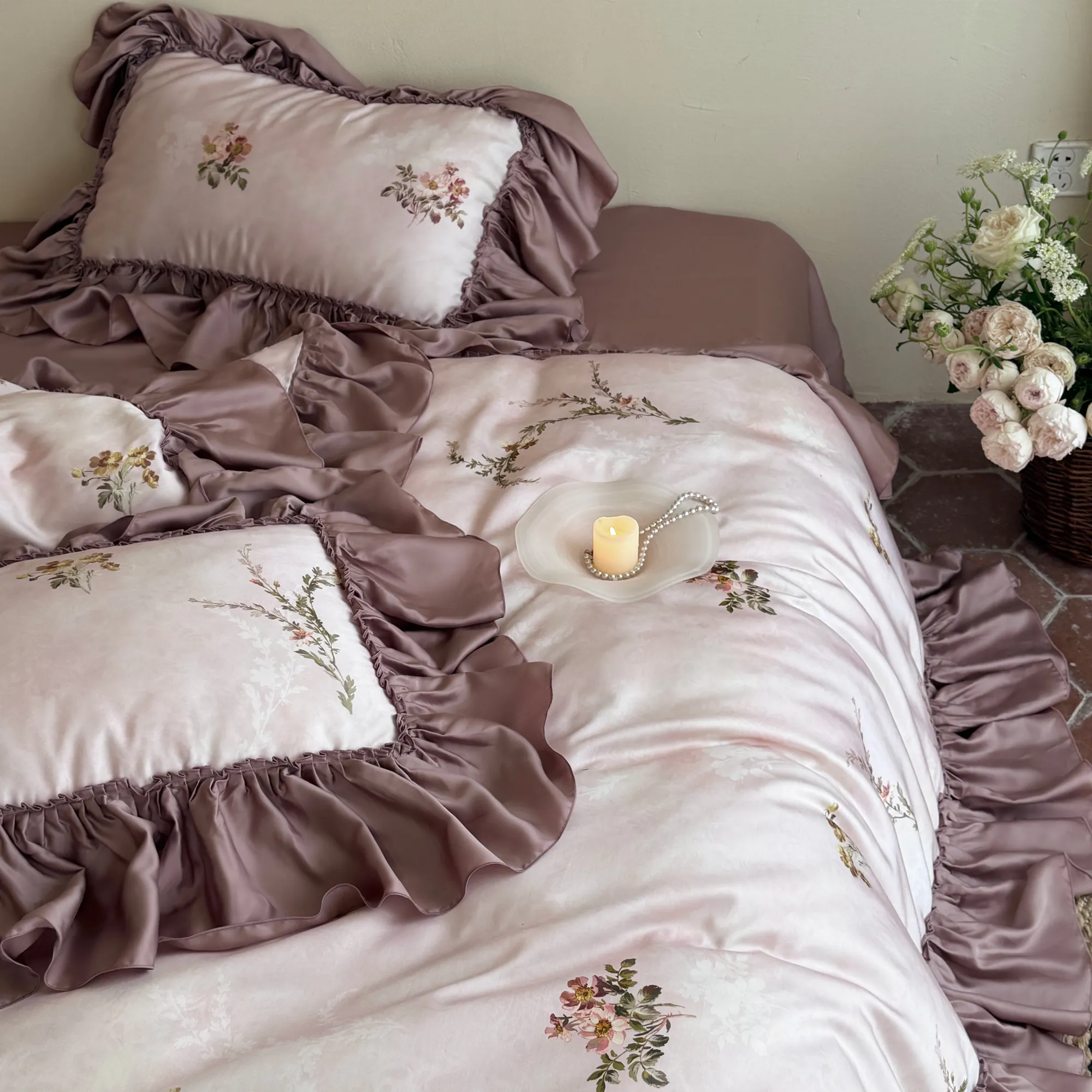 Soft Dusty Pink Floral Print Pleated Trim 60s Tencel Duvet Cover 4-Piece Set03