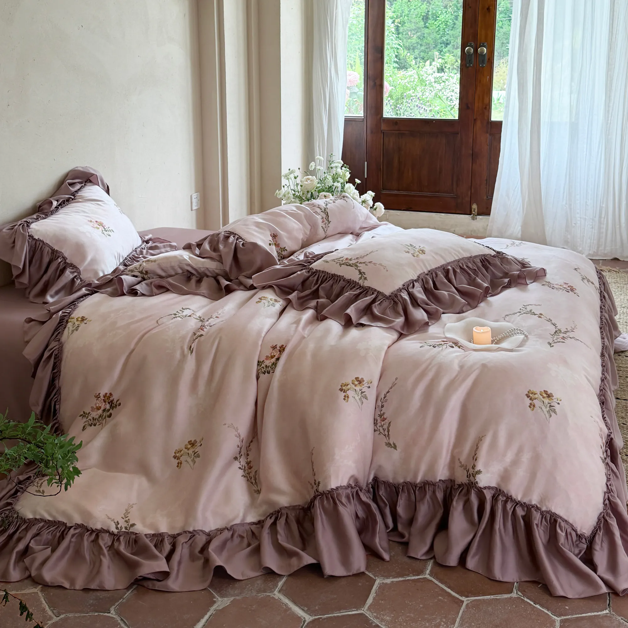 Soft Dusty Pink Floral Print Pleated Trim 60s Tencel Duvet Cover 4-Piece Set04