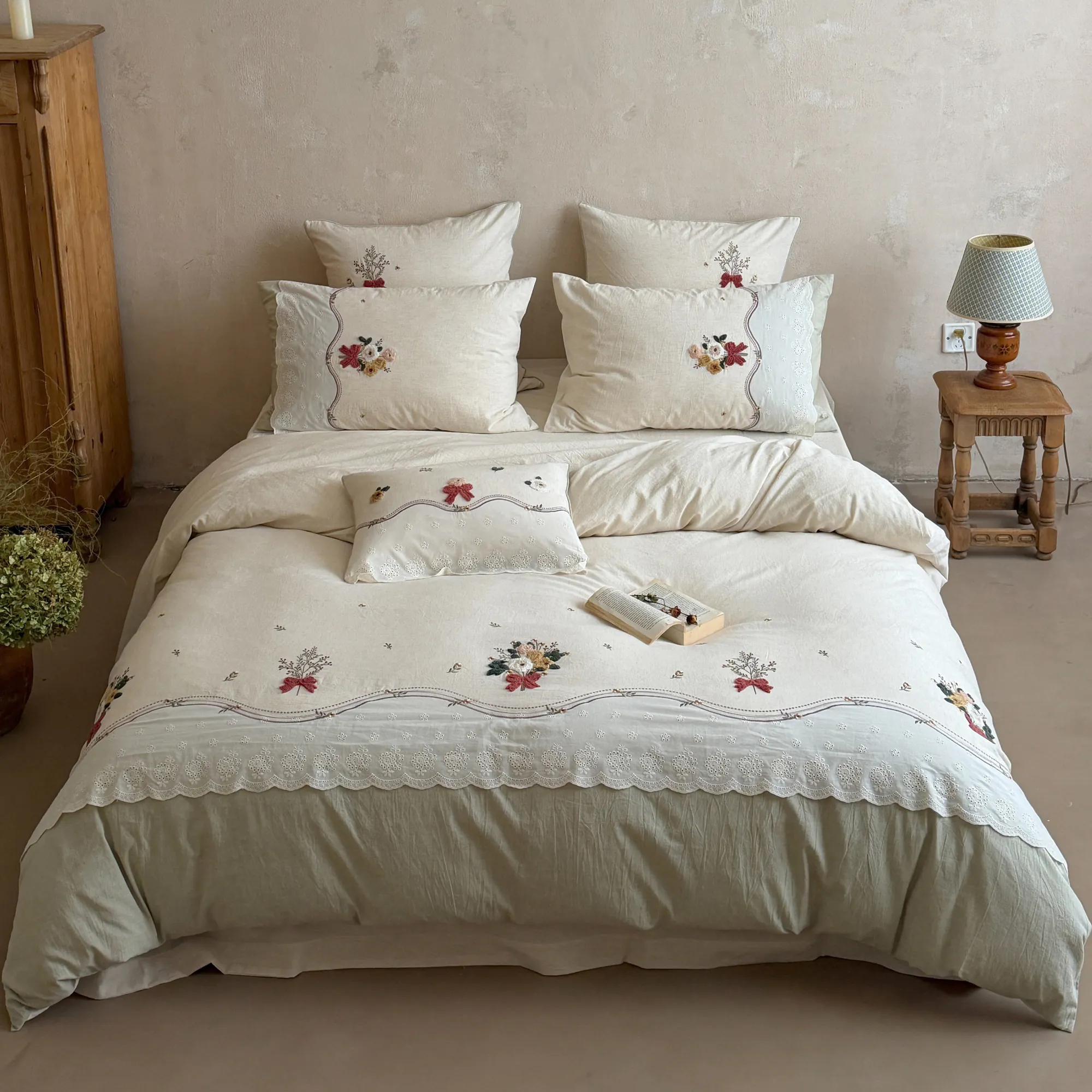 Soft Yarn-Dyed Cotton Linen Lace Edge Embroidered Flower Bedding Set