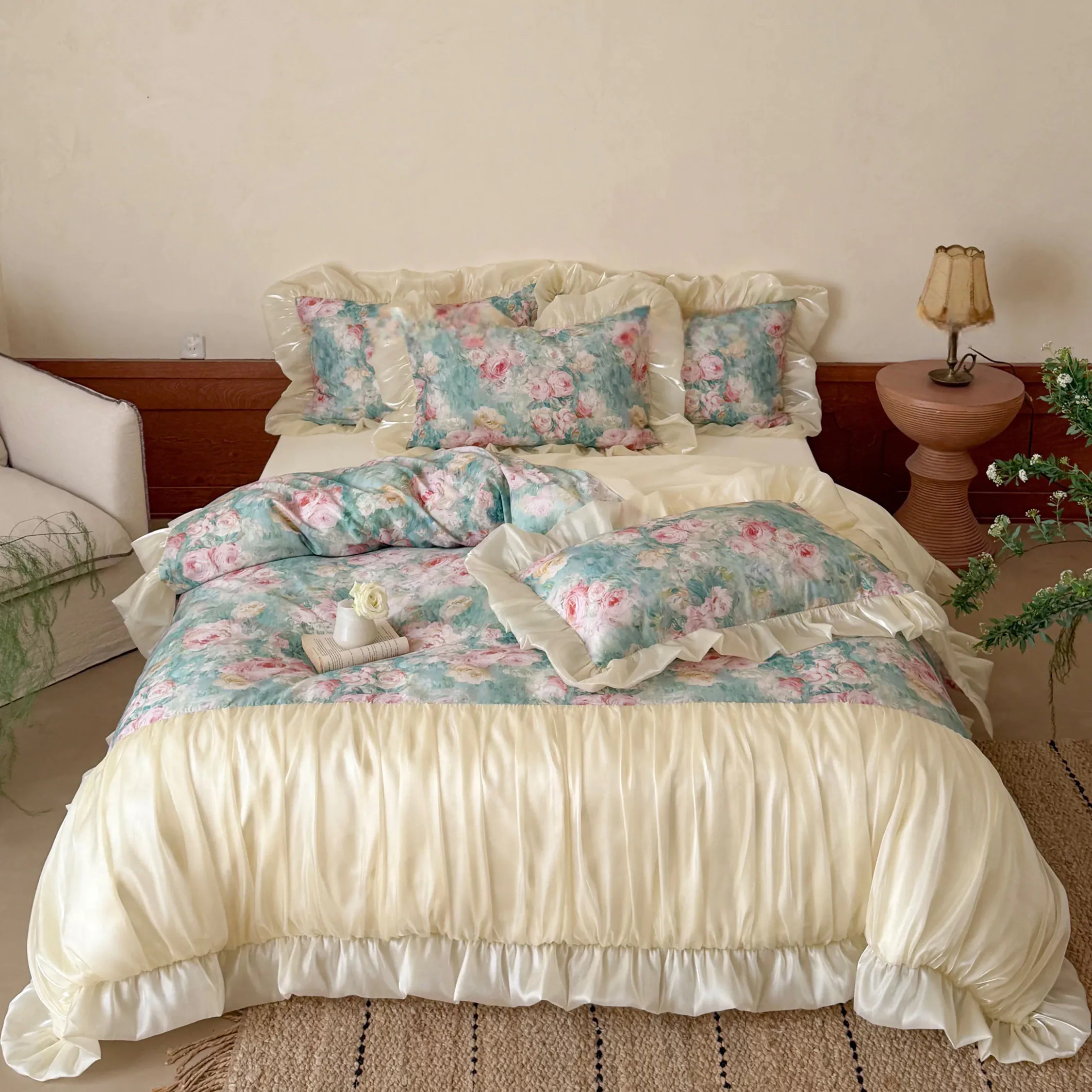 Vintage Floral 100% Long Staple Cotton Ruffle Comforter Cover 4 Piece Set