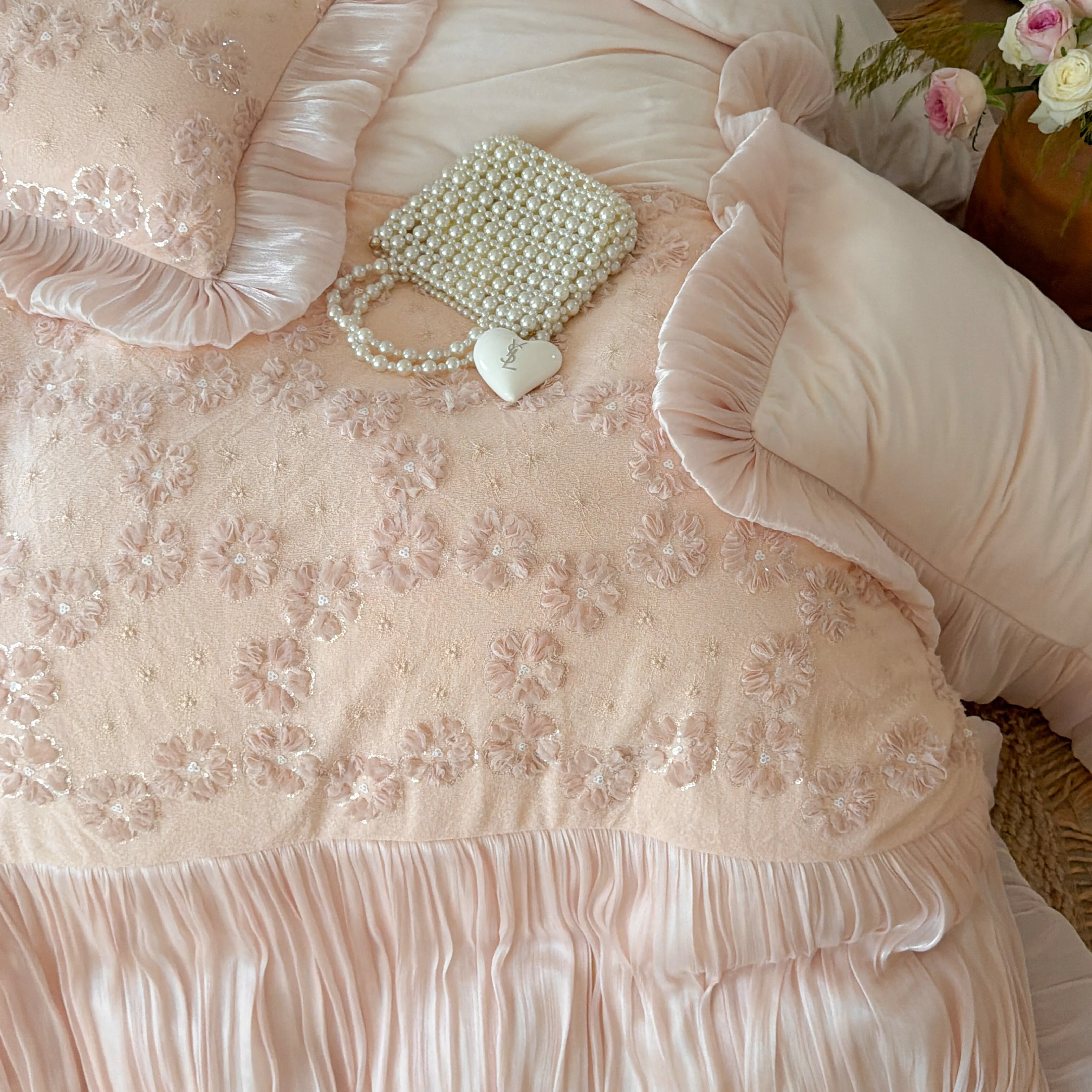 French Cloud-Soft 3D Flower Embroidery 260g Matte Baby Velvet Bedding Set06 French Cloud Soft 3D Flower Embroidery 260g Matte Baby Velvet Bedding Set06