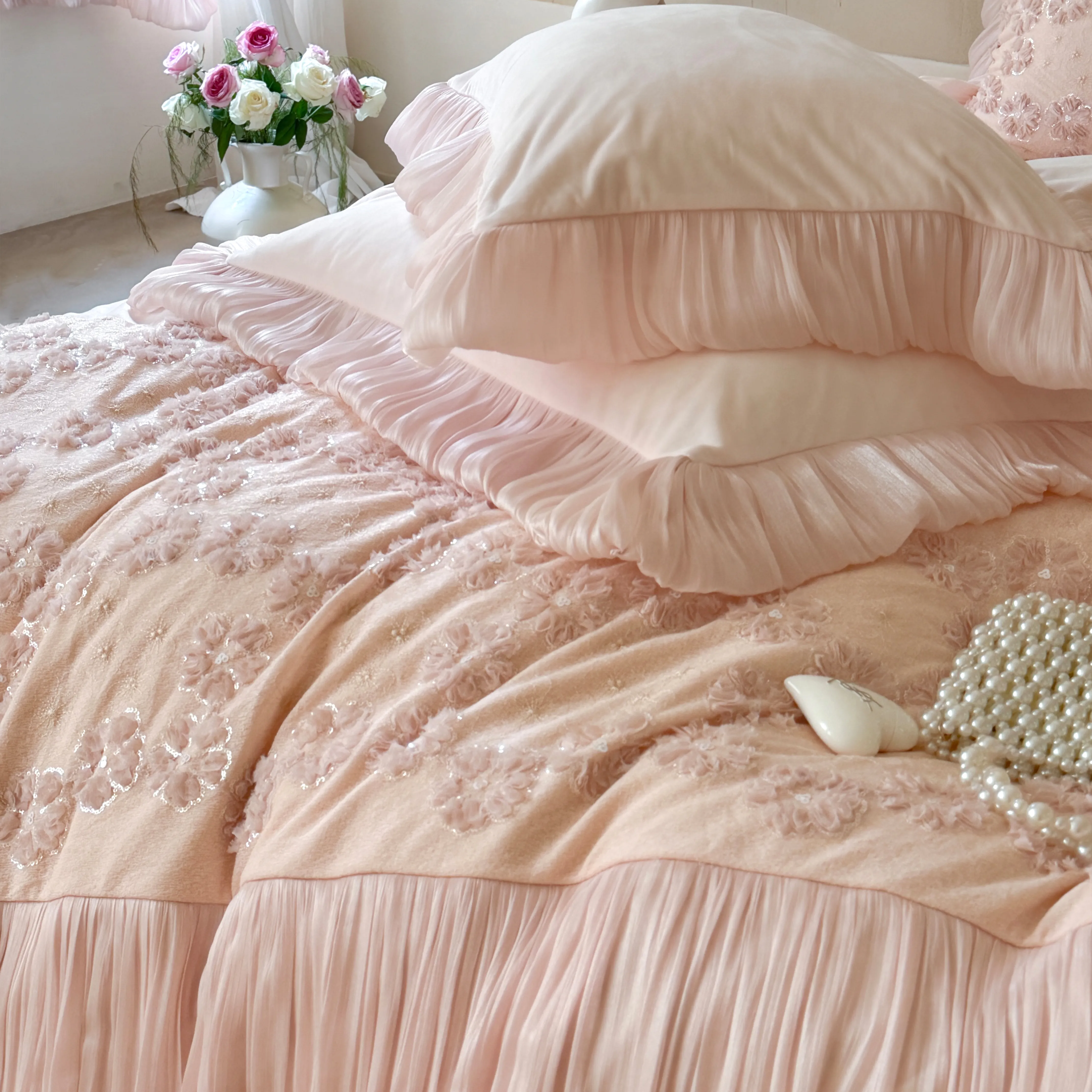 French Cloud-Soft 3D Flower Embroidery 260g Matte Baby Velvet Bedding Set09 French Cloud Soft 3D Flower Embroidery 260g Matte Baby Velvet Bedding Set09