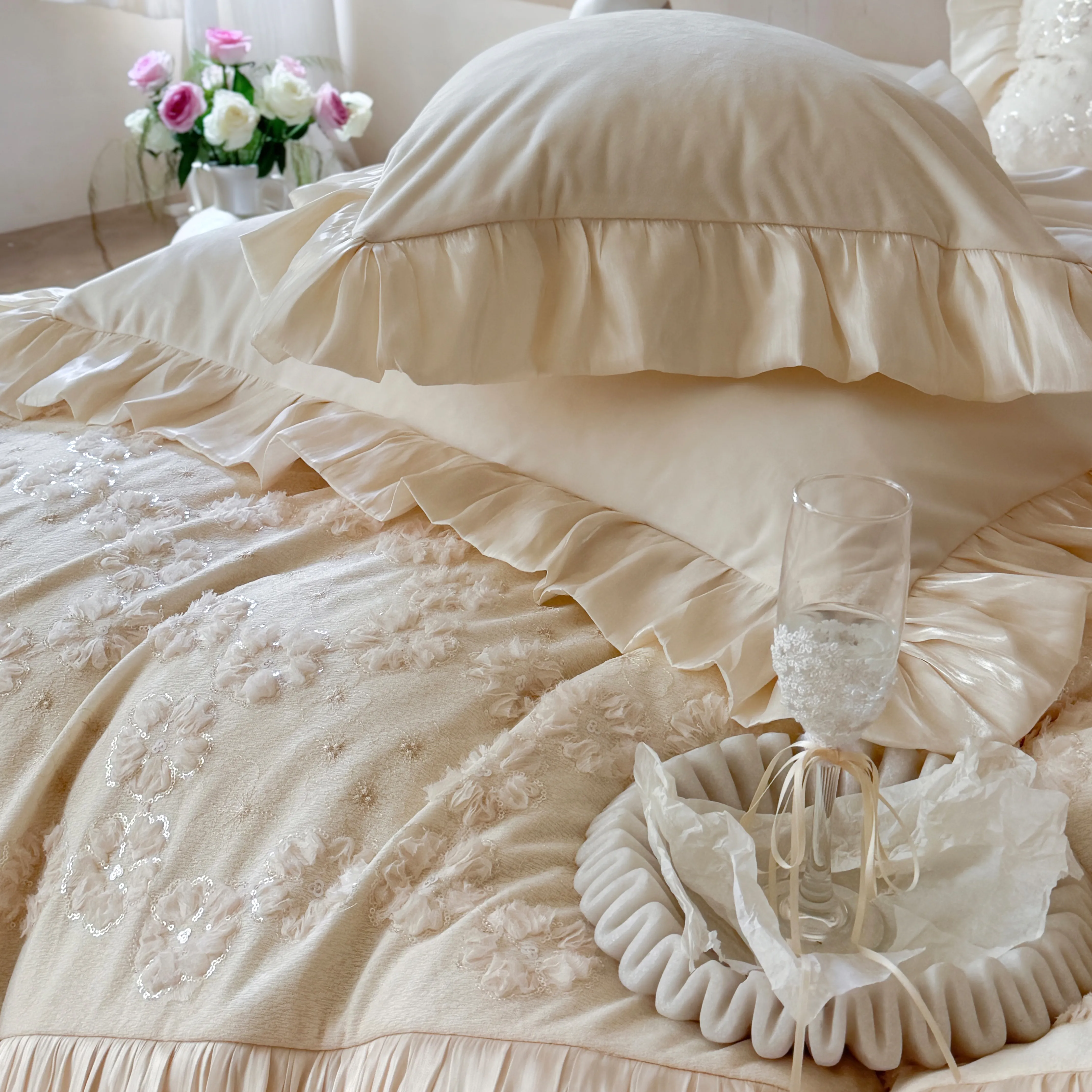 French Cloud-Soft 3D Flower Embroidery 260g Matte Baby Velvet Bedding Set17 French Cloud Soft 3D Flower Embroidery 260g Matte Baby Velvet Bedding Set17