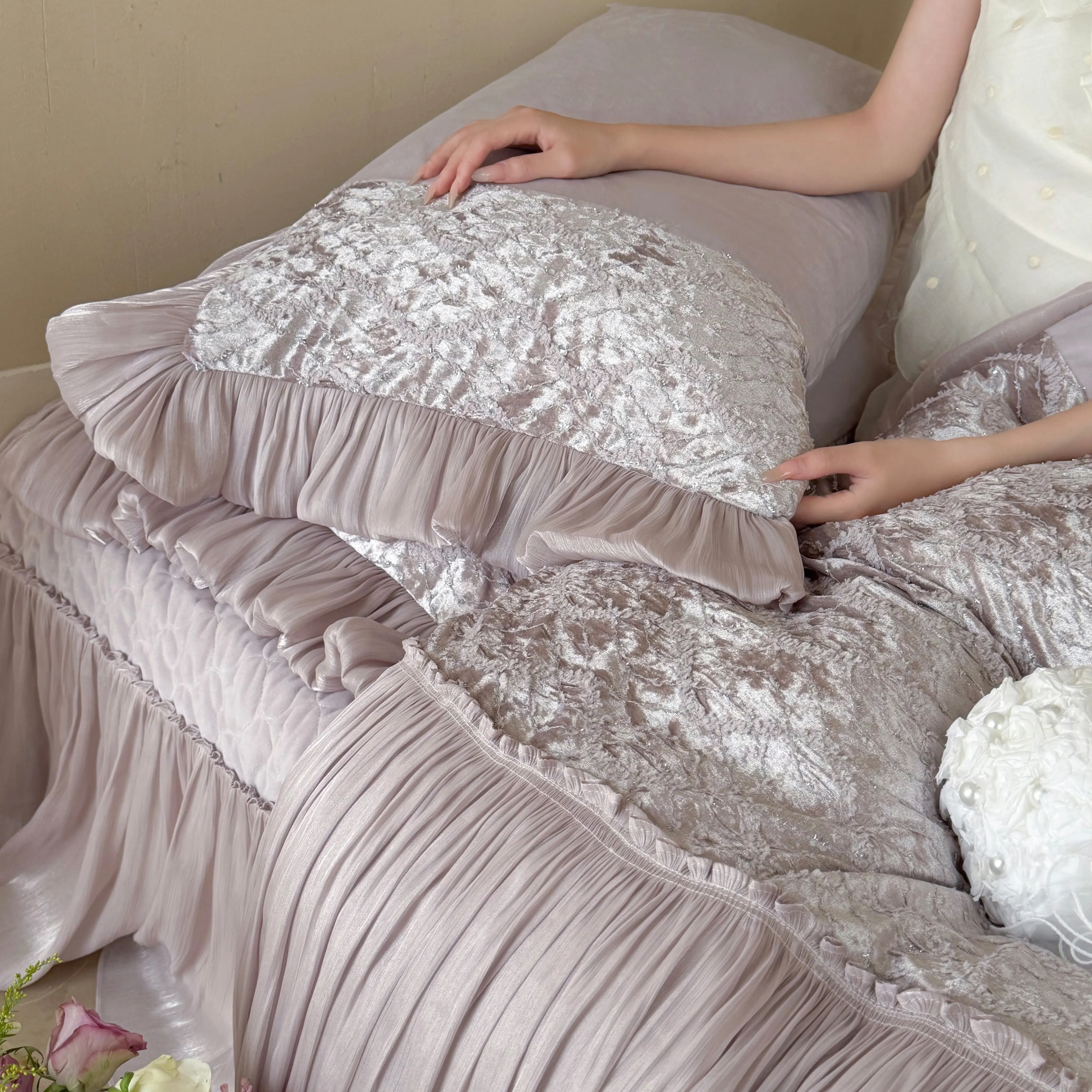 Princess Boudoir Warm 260g Fully Matte Baby Velvet Embroidered Bedding Set15 Princess Boudoir Warm 260g Fully Matte Baby Velvet Embroidered Bedding Set15