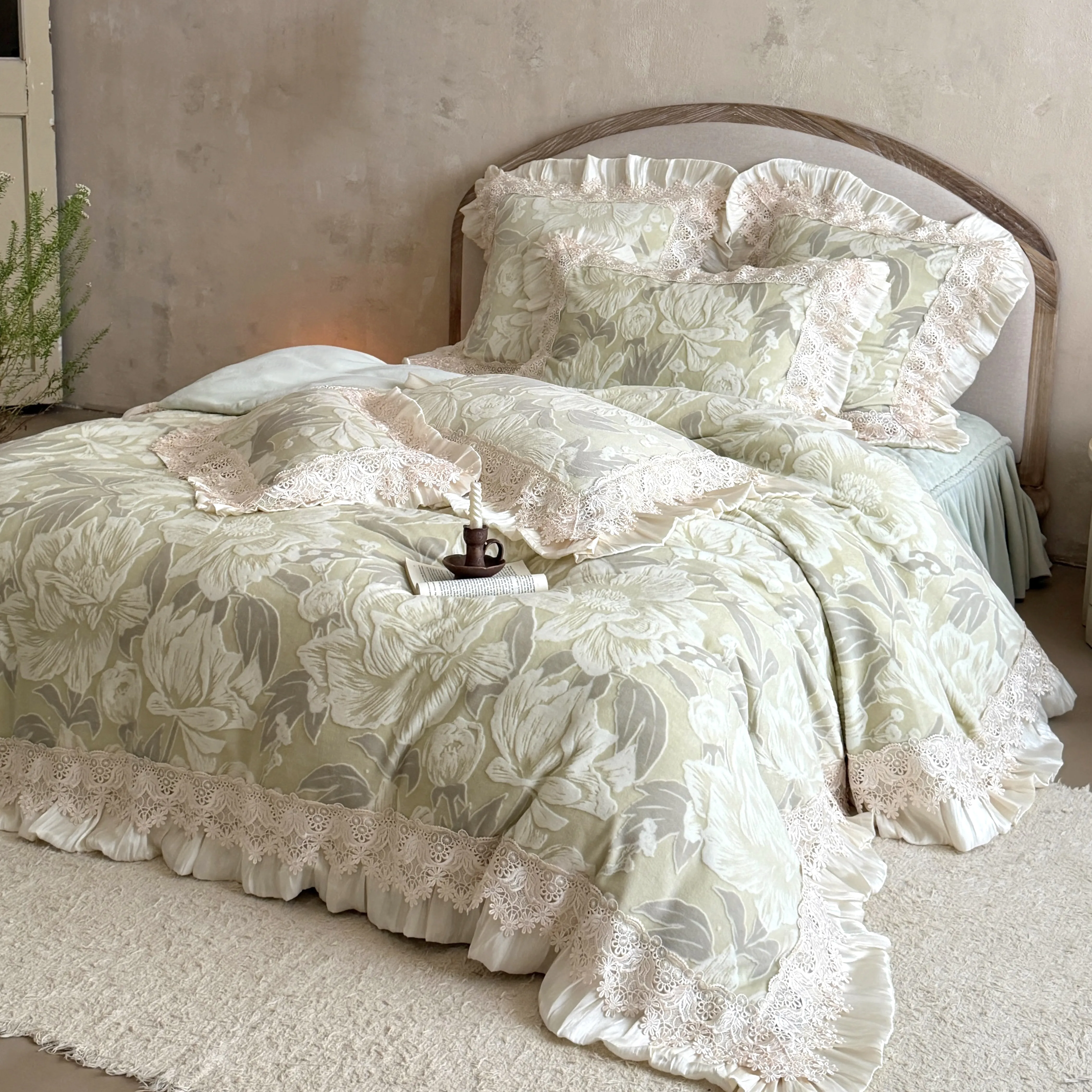 Retro Palace Style Soft Green Embossed Peony Carved Velvet Duvet Cover Set02