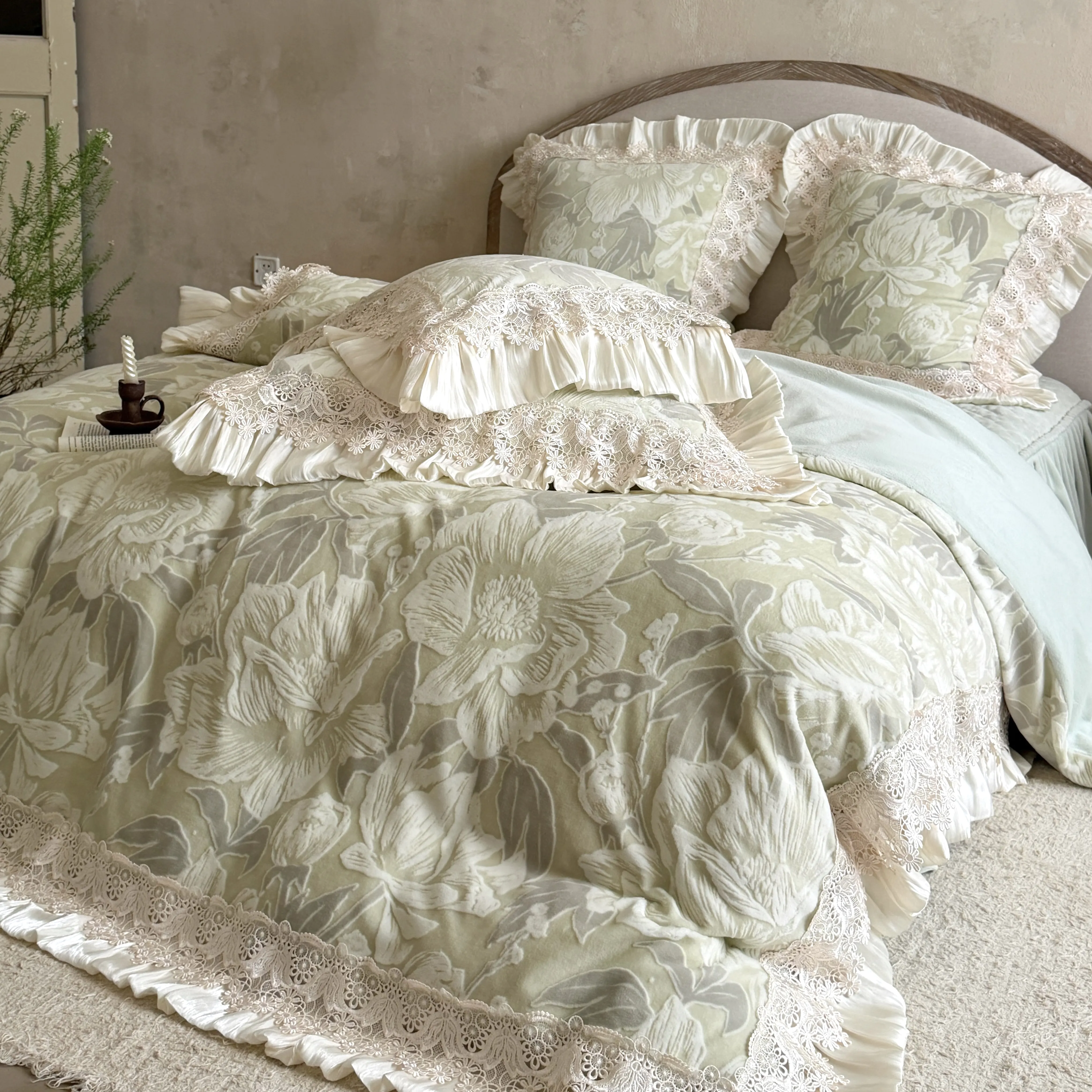 Retro Palace Style Soft Green Embossed Peony Carved Velvet Duvet Cover Set04 Retro Palace Style Soft Green Embossed Peony Carved Velvet Duvet Cover Set04