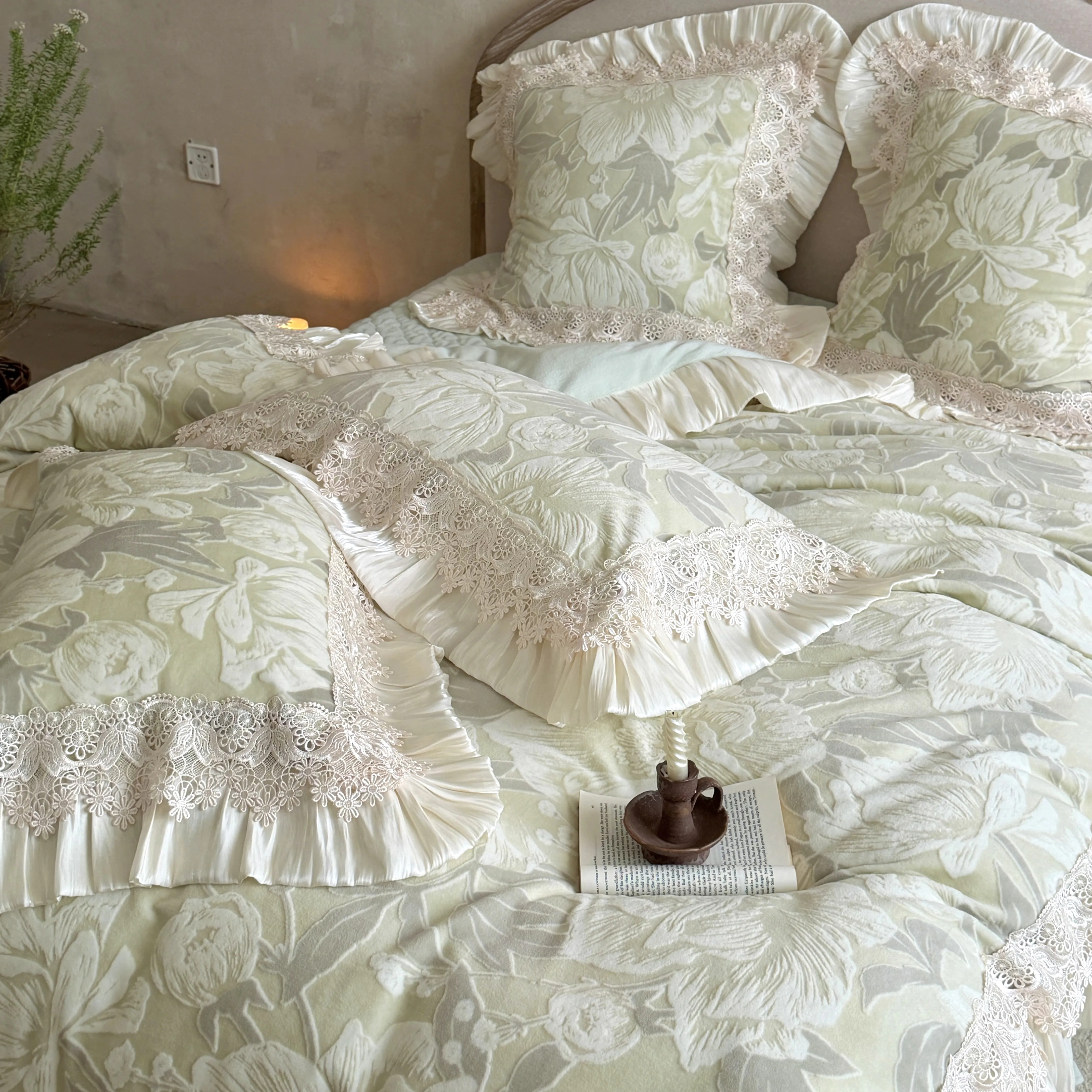 Retro Palace Style Soft Green Embossed Peony Carved Velvet Duvet Cover Set09 Retro Palace Style Soft Green Embossed Peony Carved Velvet Duvet Cover Set09