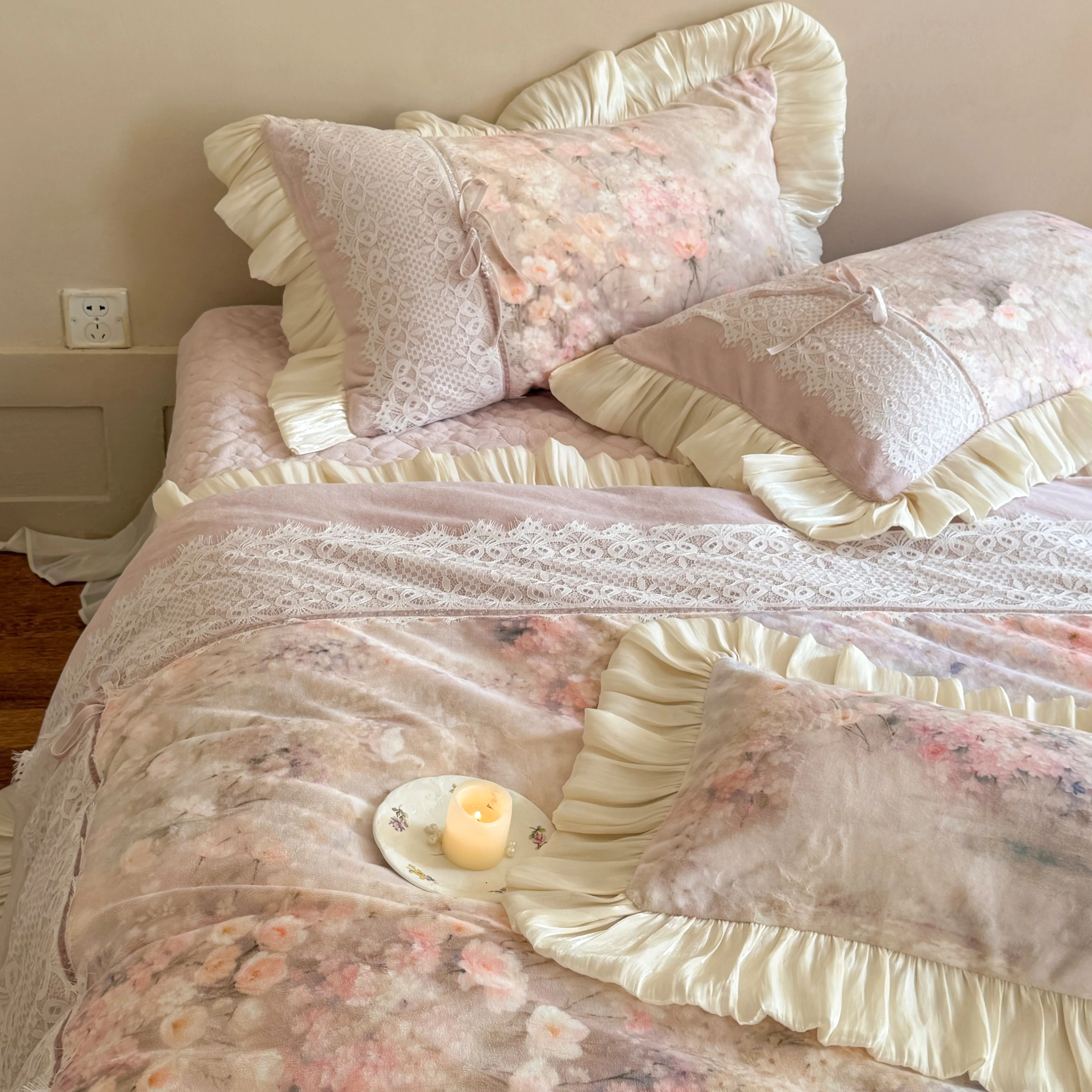 Romantic Cottagecore Floral Print Lace Ruffle Edge Warm Fleece Bedding Set07 Romantic Cottagecore Floral Print Lace Ruffle Edge Warm Fleece Bedding Set07