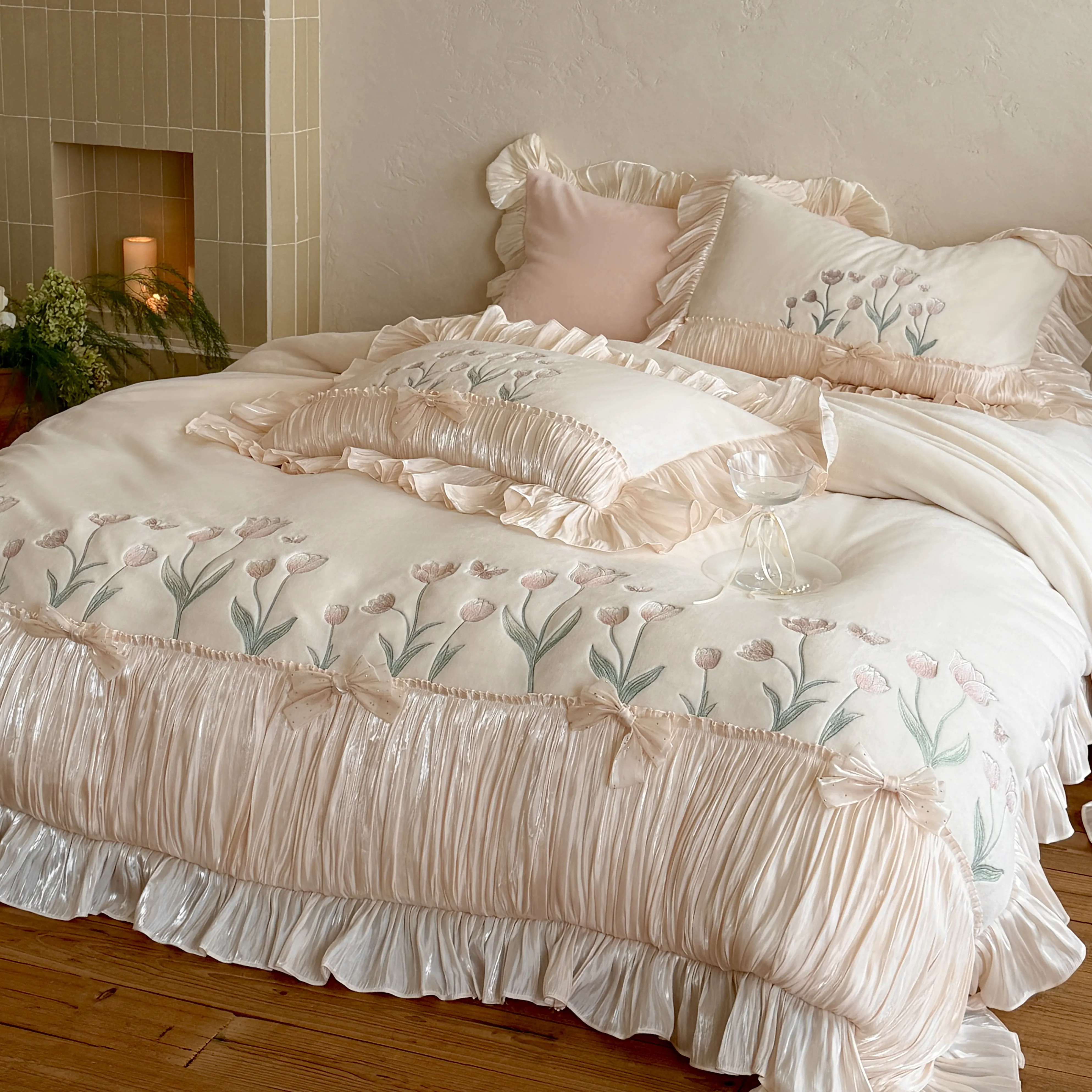 Soft Beige Tulip Floral Embroidery 230g High Weight Milk Velvet Bedding Set02