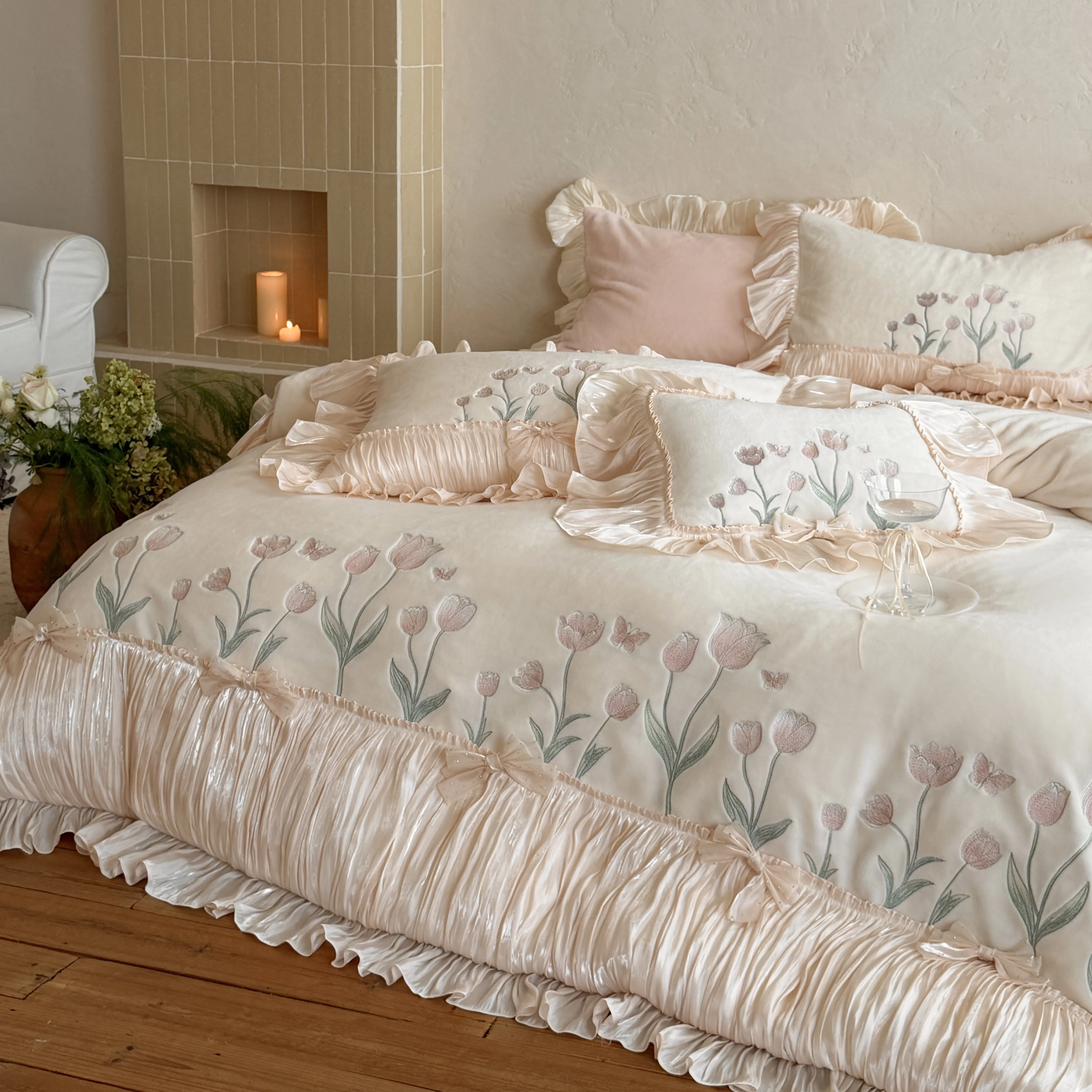 Soft Beige Tulip Floral Embroidery 230g High-Weight Milk Velvet Bedding Set03 Soft Beige Tulip Floral Embroidery 230g High Weight Milk Velvet Bedding Set03