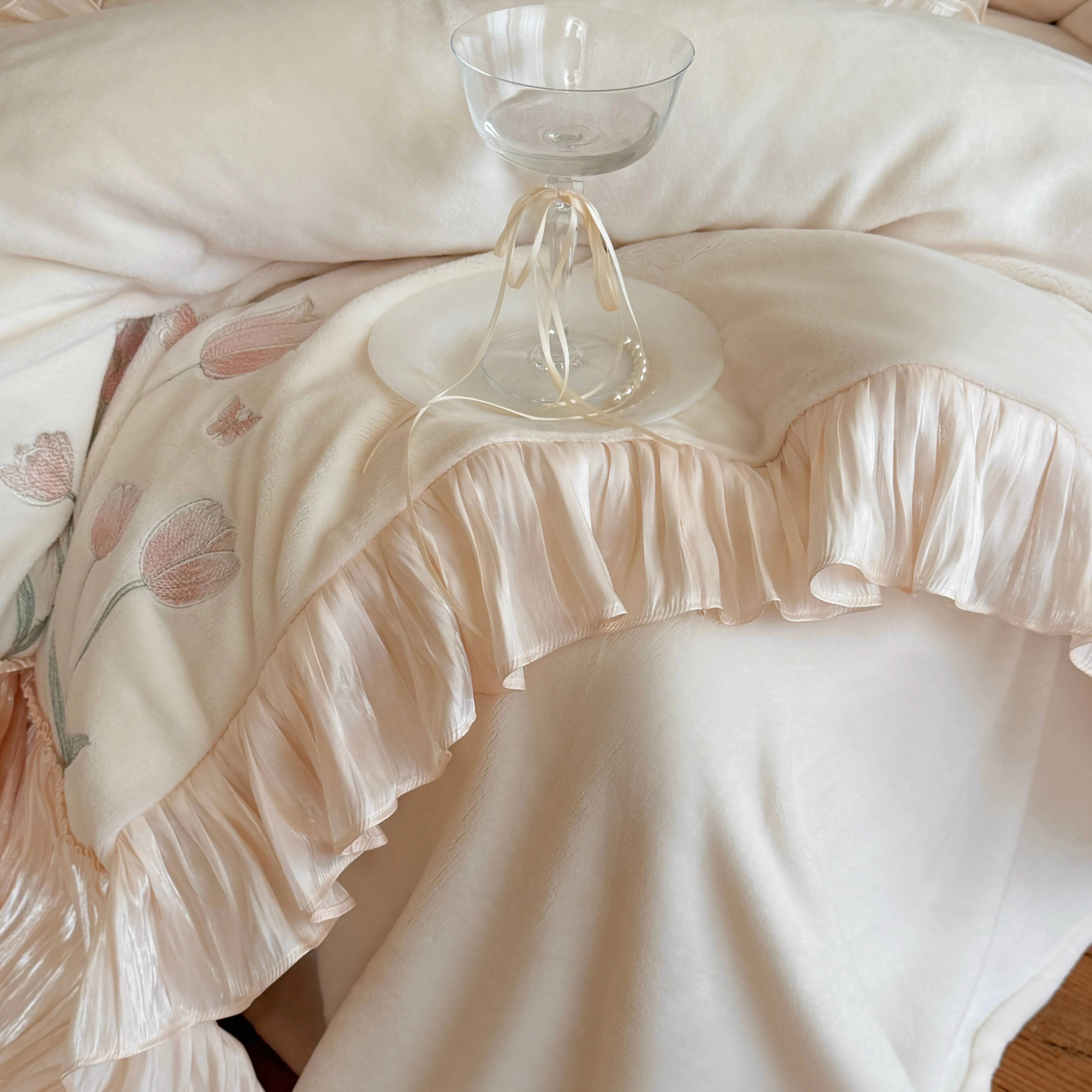 Soft Beige Tulip Floral Embroidery 230g High-Weight Milk Velvet Bedding Set15 Soft Beige Tulip Floral Embroidery 230g High Weight Milk Velvet Bedding Set15