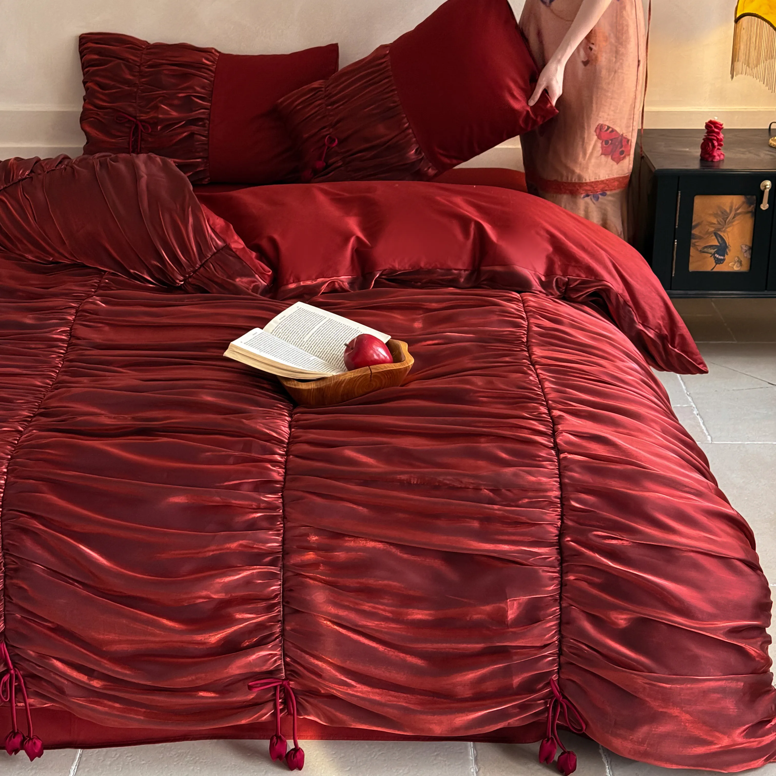 Aesthetic Burgundy Pleated 50s Double Ply Long Staple Cotton Bedding Set02