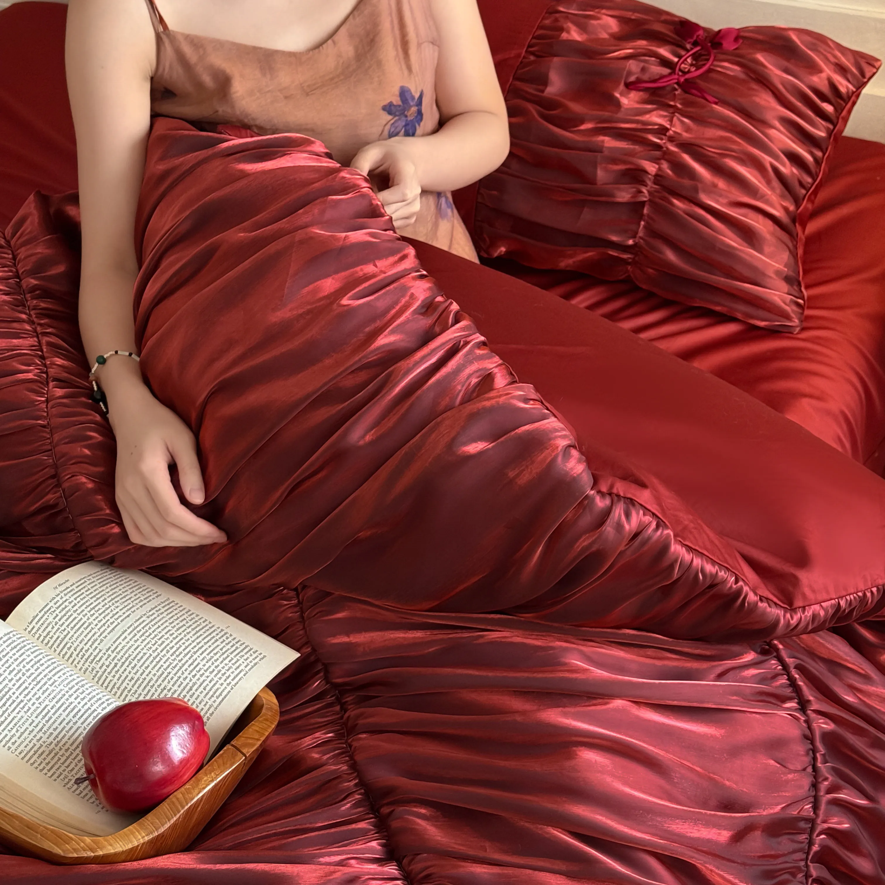 Aesthetic Burgundy Pleated 50s Double-Ply Long-Staple Cotton Bedding Set12 Aesthetic Burgundy Pleated 50s Double Ply Long Staple Cotton Bedding Set12