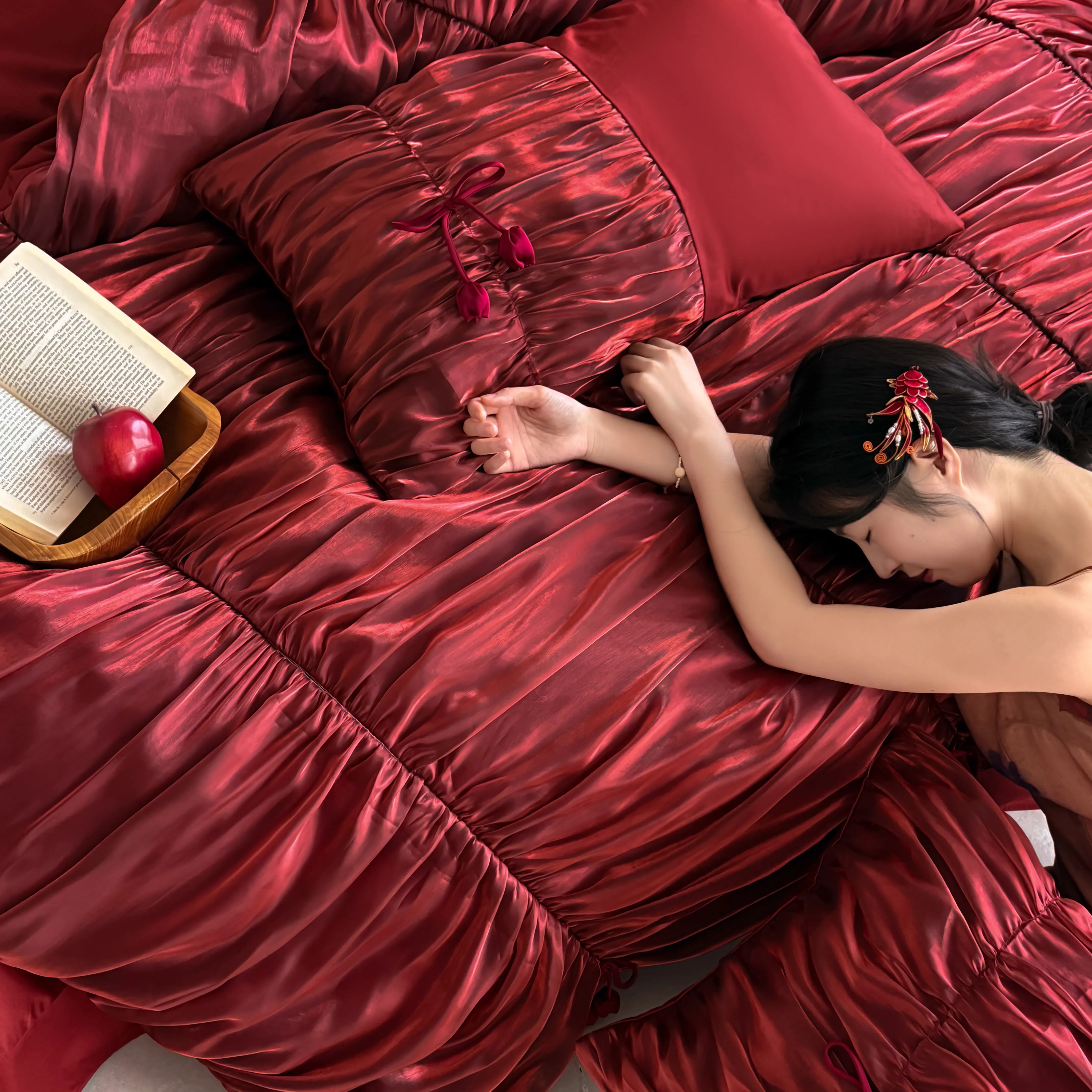 Aesthetic Burgundy Pleated 50s Double-Ply Long-Staple Cotton Bedding Set14 Aesthetic Burgundy Pleated 50s Double Ply Long Staple Cotton Bedding Set14