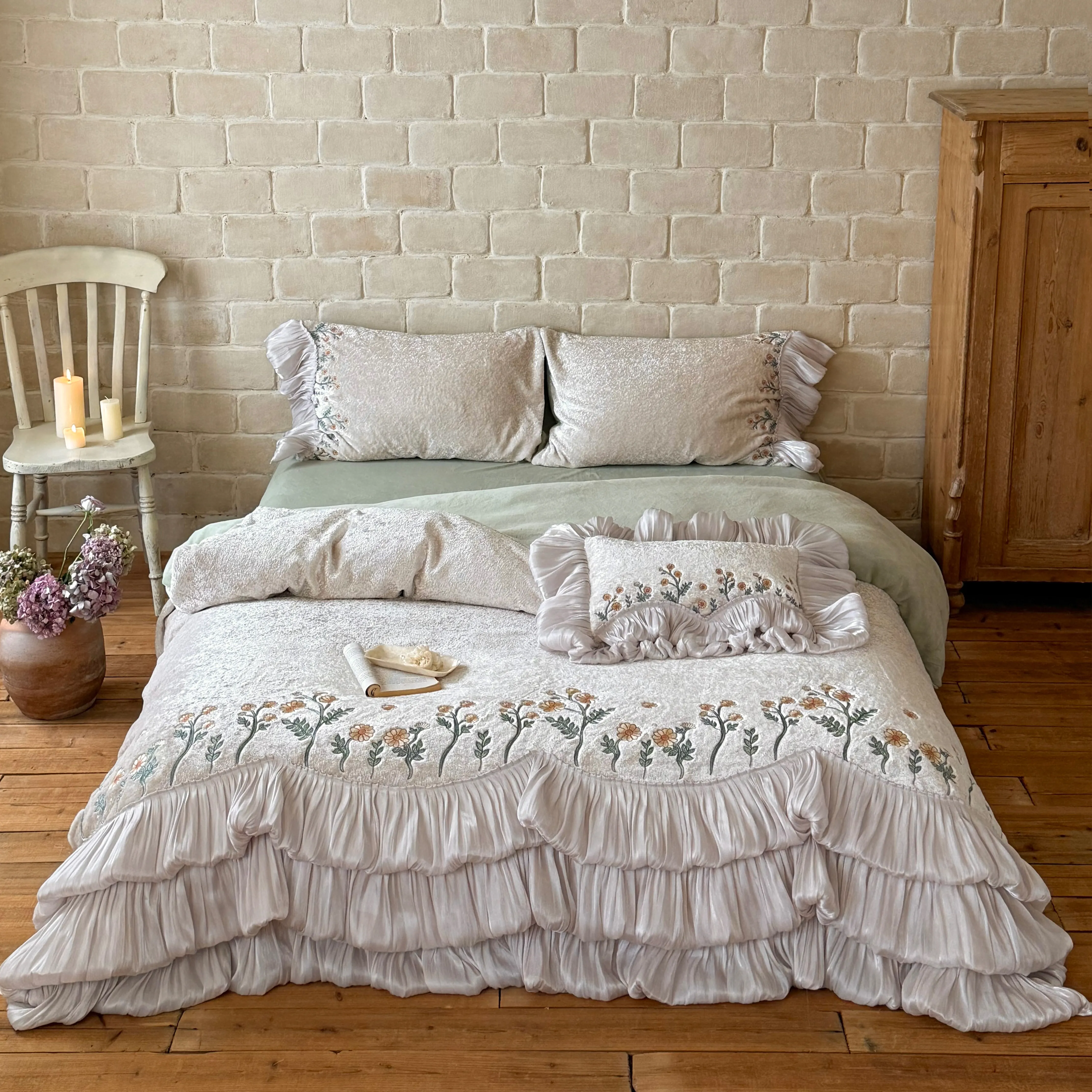 Cottagecore Wildflower Embroidery High Weight Milk Velvet Fleece Bedding Set01