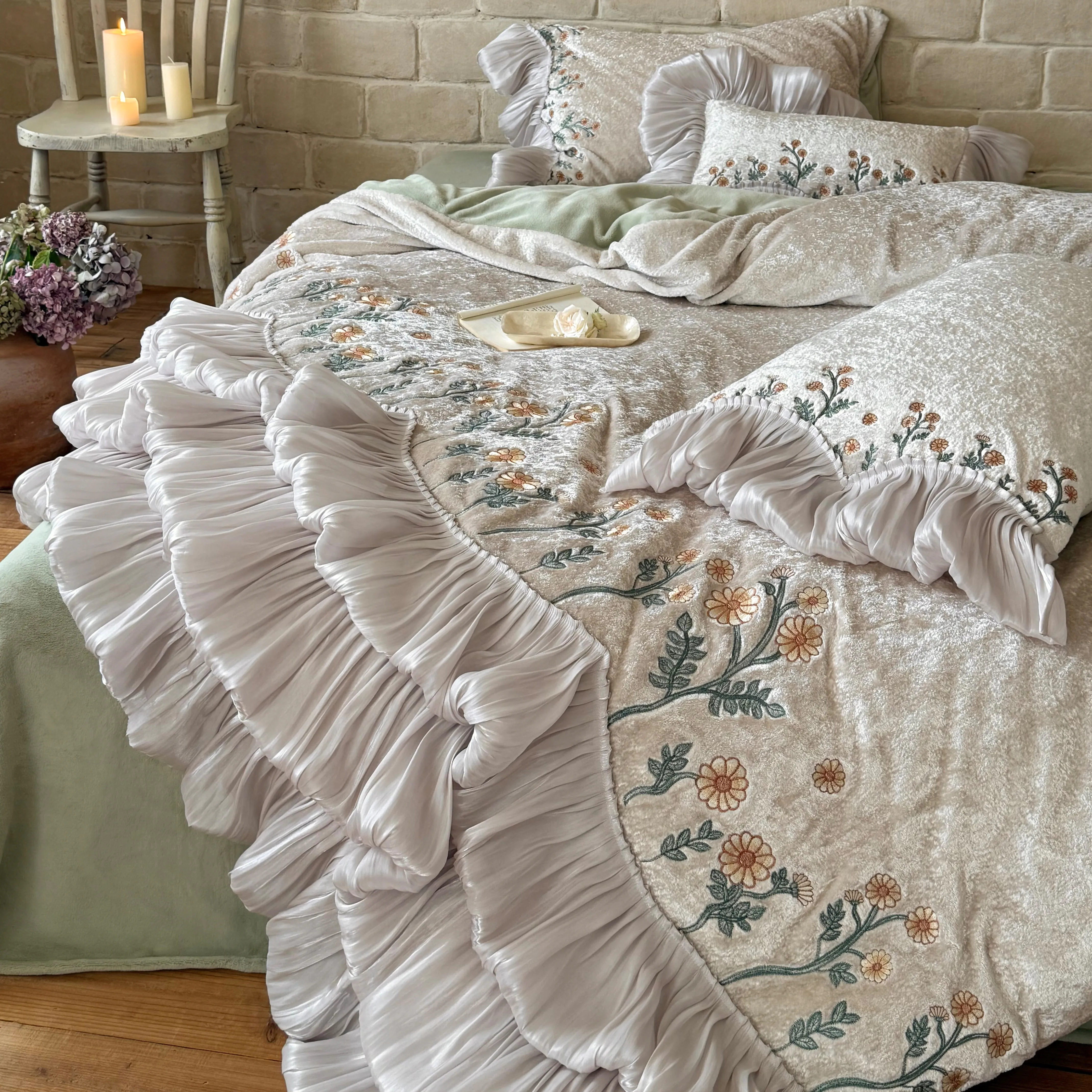 Cottagecore Wildflower Embroidery High-Weight Milk Velvet Fleece Bedding Set03 Cottagecore Wildflower Embroidery High Weight Milk Velvet Fleece Bedding Set03