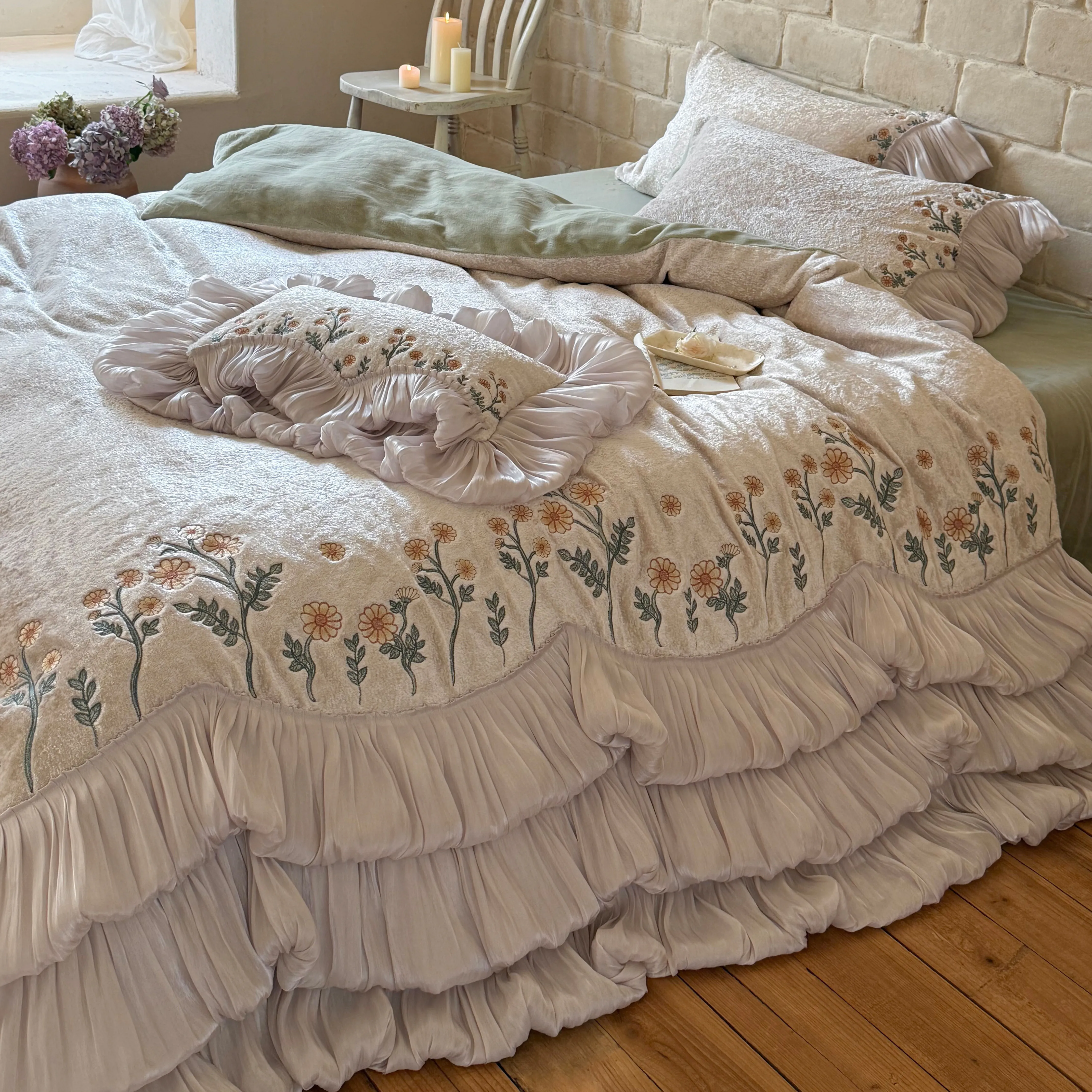 Cottagecore Wildflower Embroidery High-Weight Milk Velvet Fleece Bedding Set06 Cottagecore Wildflower Embroidery High Weight Milk Velvet Fleece Bedding Set06