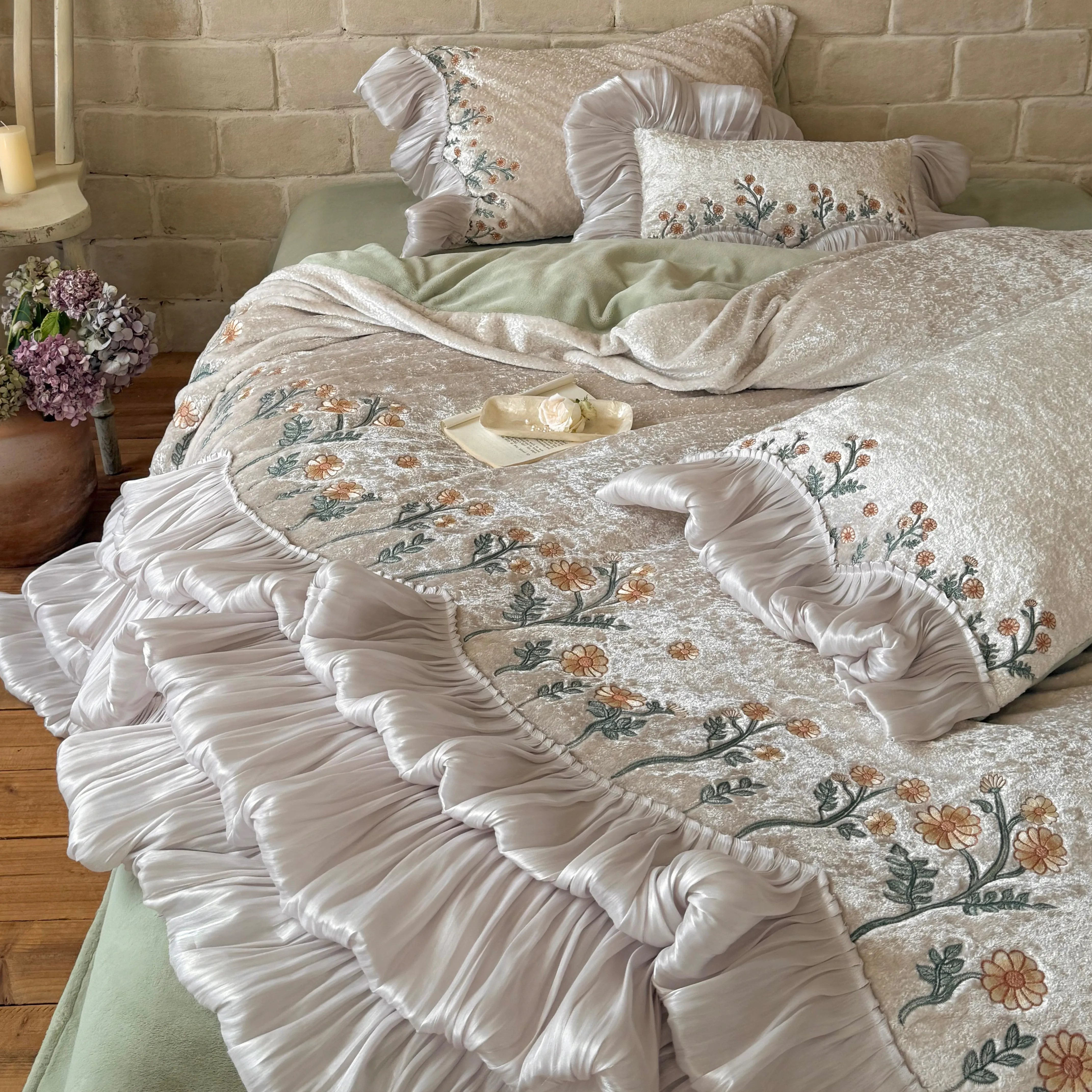 Cottagecore Wildflower Embroidery High-Weight Milk Velvet Fleece Bedding Set07 Cottagecore Wildflower Embroidery High Weight Milk Velvet Fleece Bedding Set07