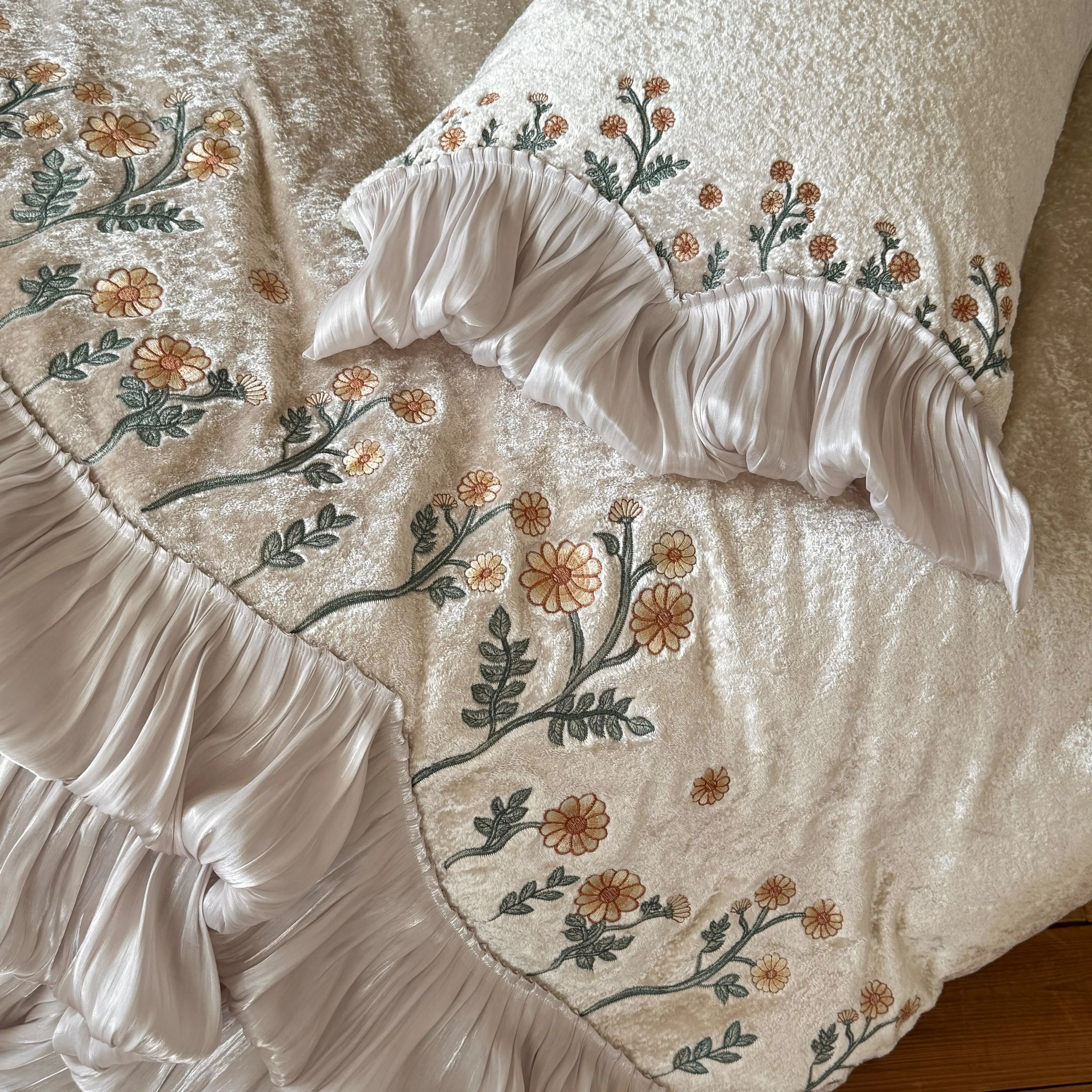 Cottagecore Wildflower Embroidery High-Weight Milk Velvet Fleece Bedding Set10 Cottagecore Wildflower Embroidery High Weight Milk Velvet Fleece Bedding Set10