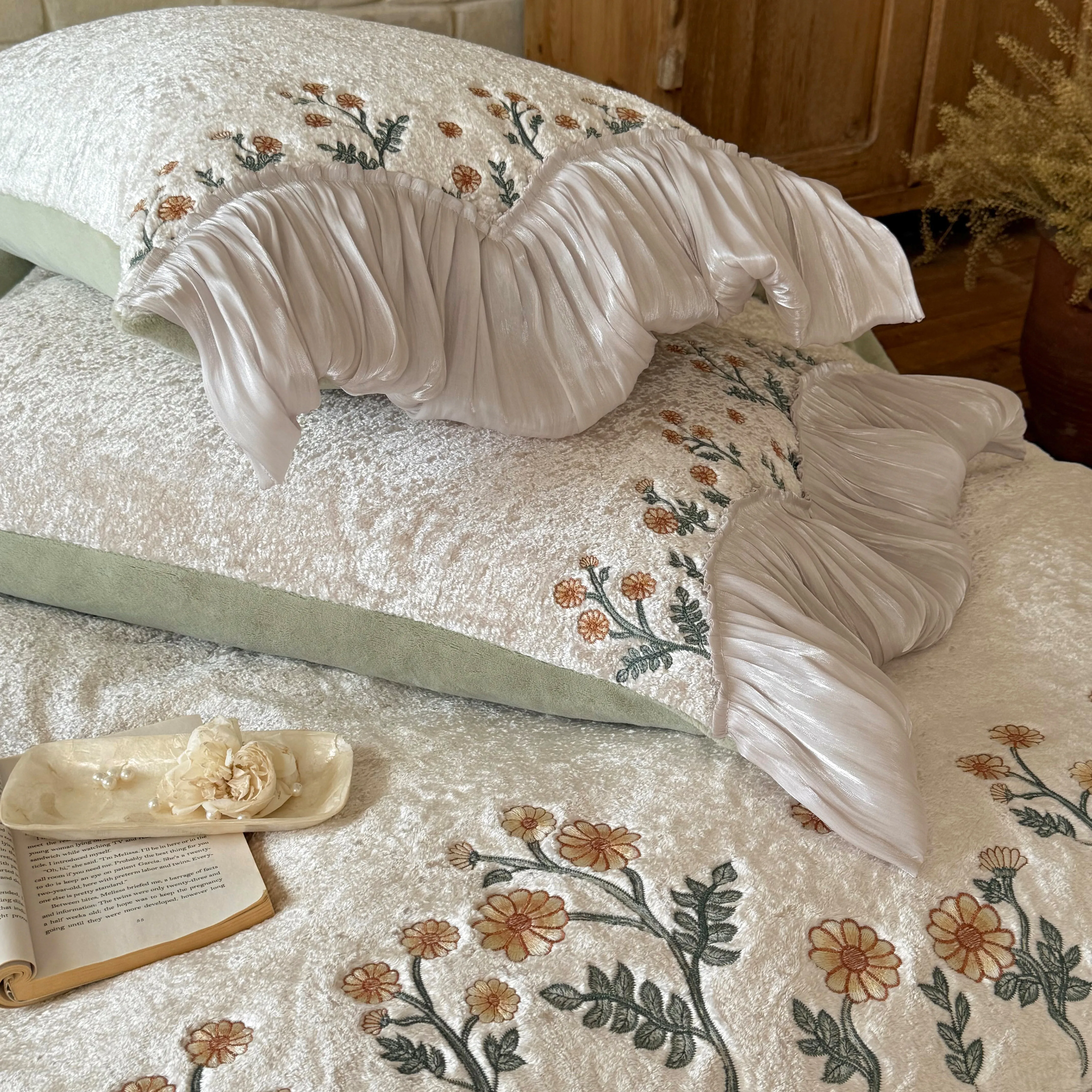 Cottagecore Wildflower Embroidery High-Weight Milk Velvet Fleece Bedding Set13 Cottagecore Wildflower Embroidery High Weight Milk Velvet Fleece Bedding Set13